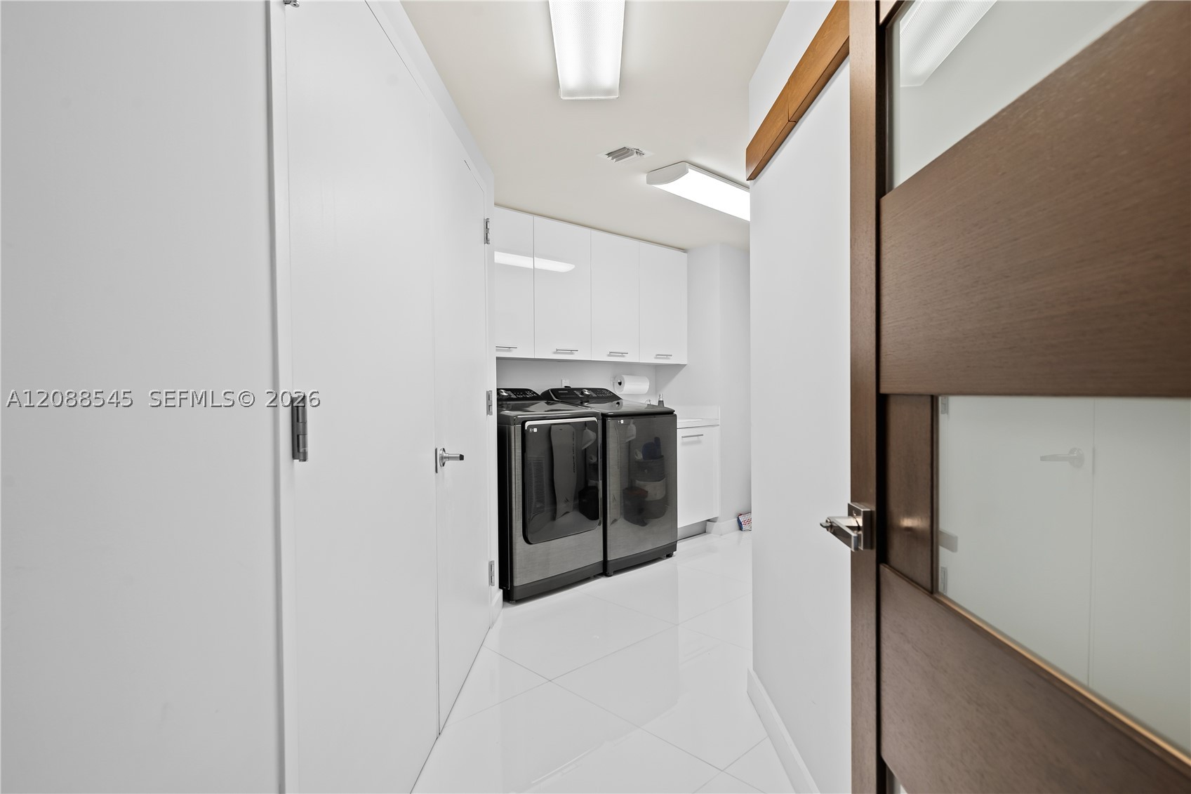 2711 S Ocean Dr #1902 Hollywood, FL 33019