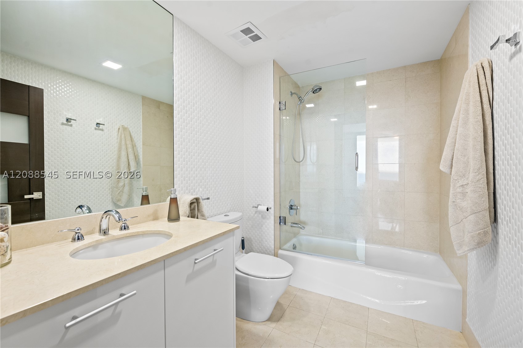 2711 S Ocean Dr #1902 Hollywood, FL 33019