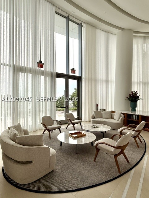 image Una Residences11