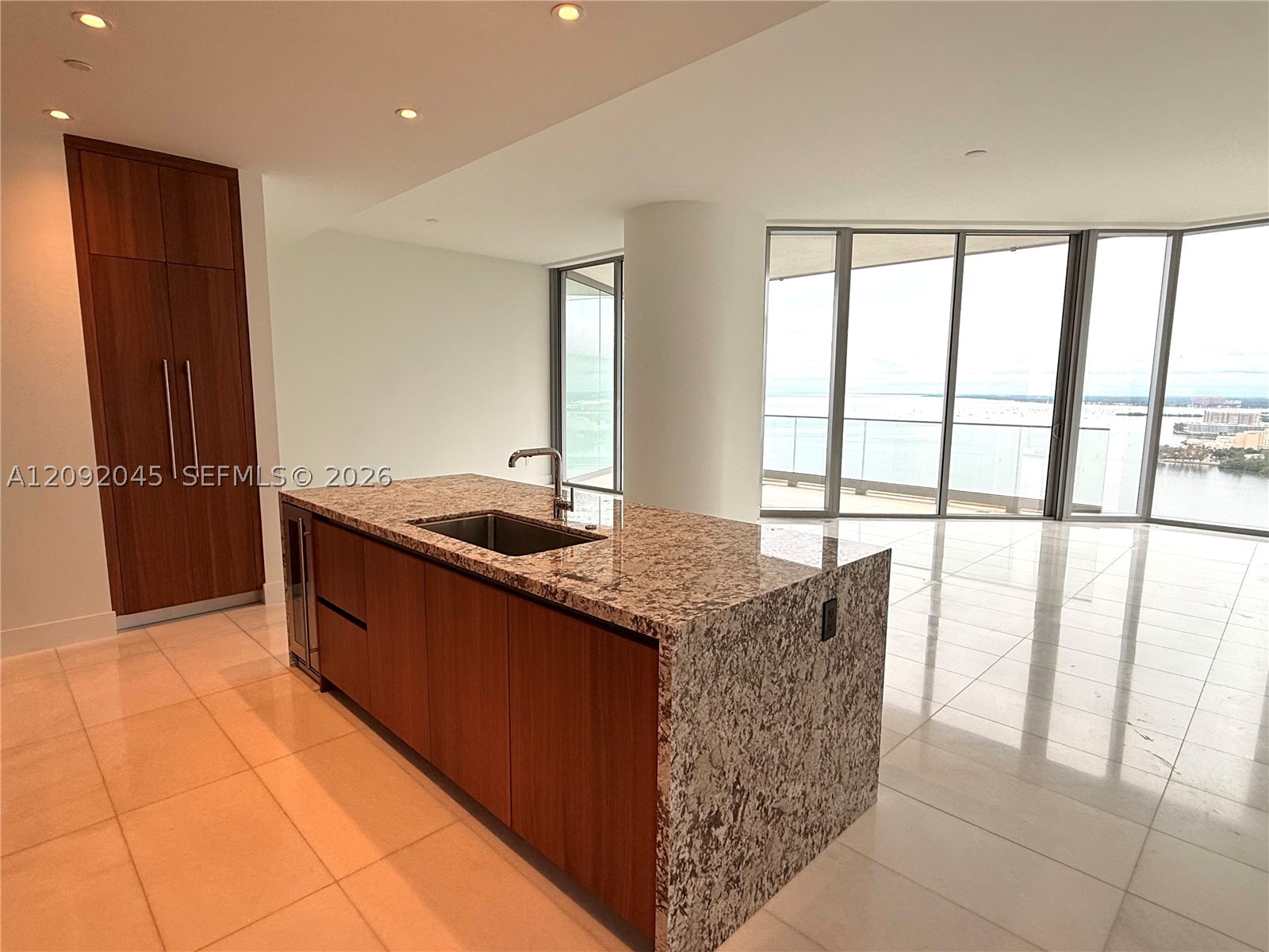 image Una Residences19