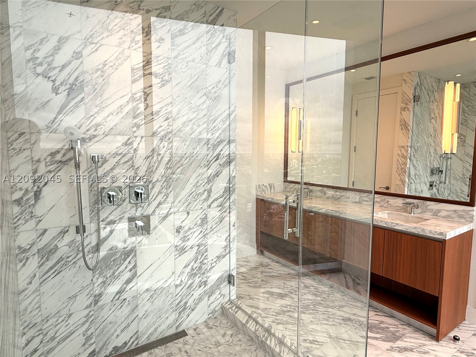 image Una Residences26