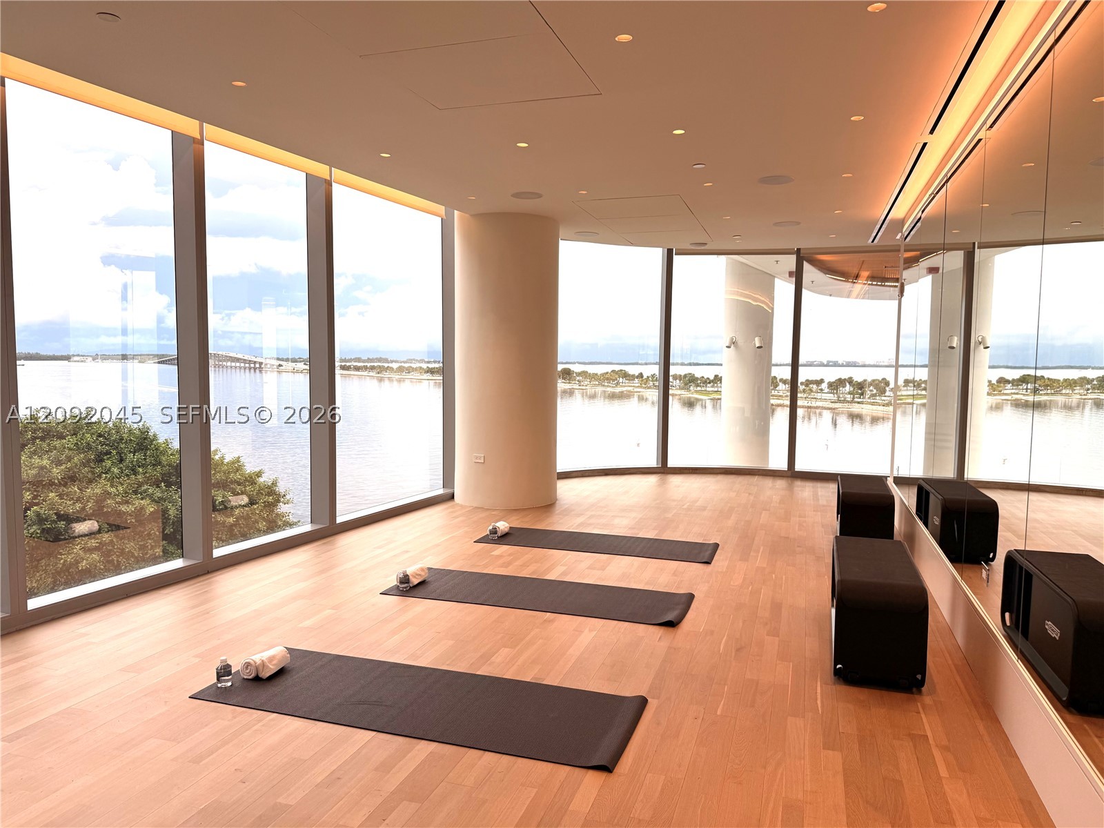 image Una Residences7