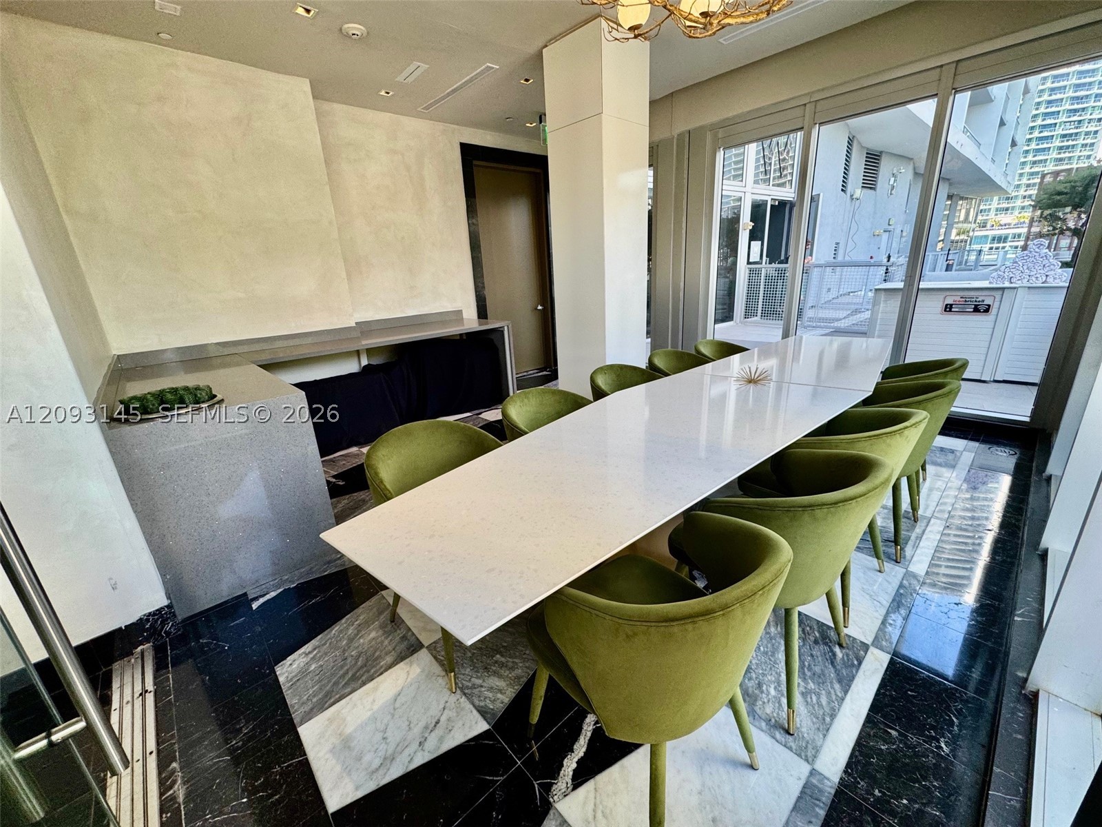 image Icon Brickell18