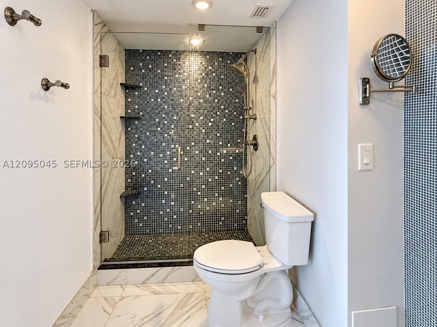 image Arlen House Condo15