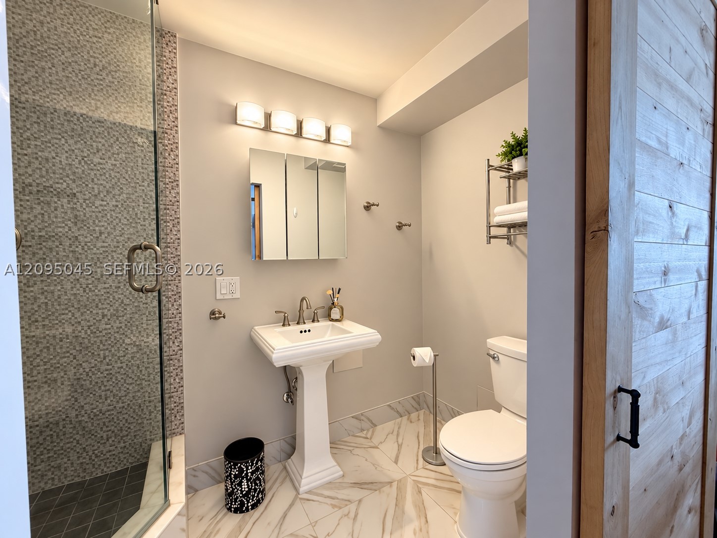 image Arlen House Condo16