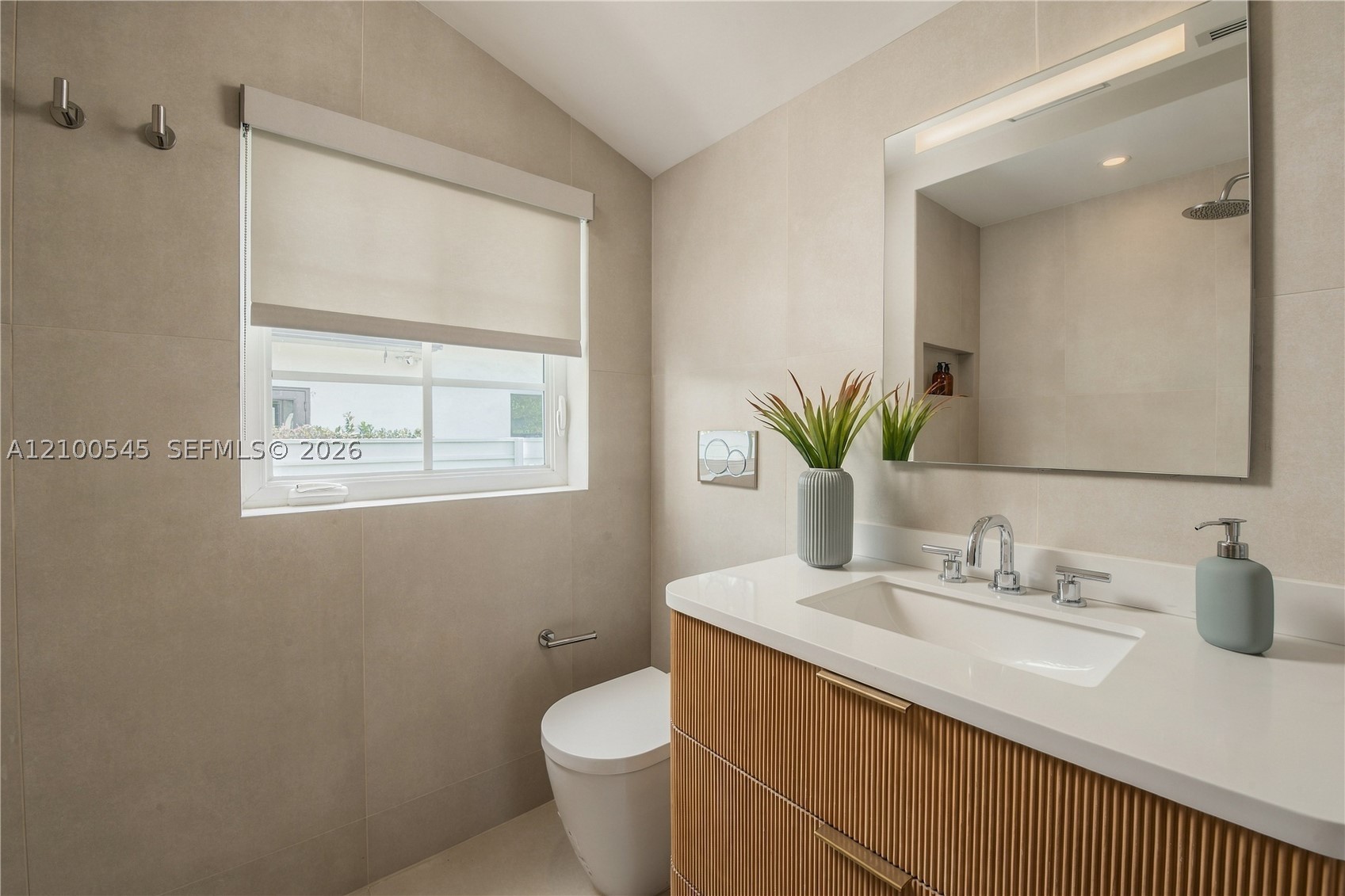 1042 NE 95th St Miami Shores, FL 33138