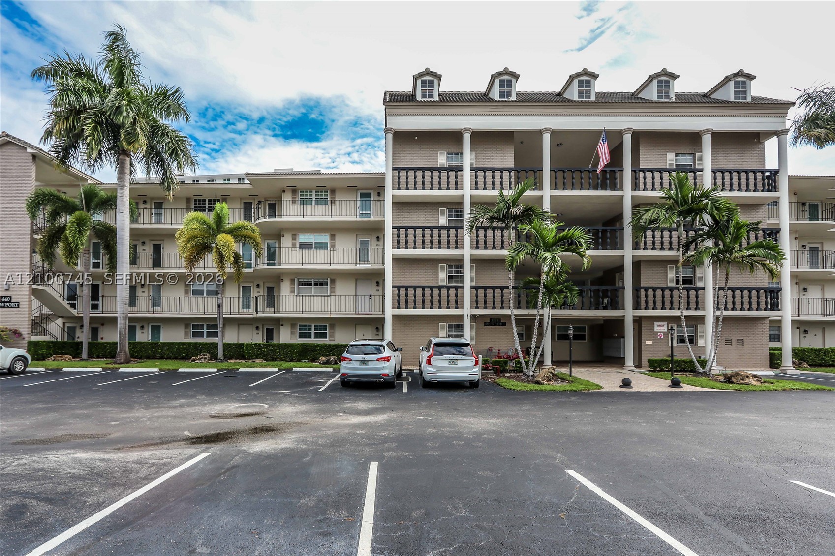 440 Paradise Isle Blvd #107