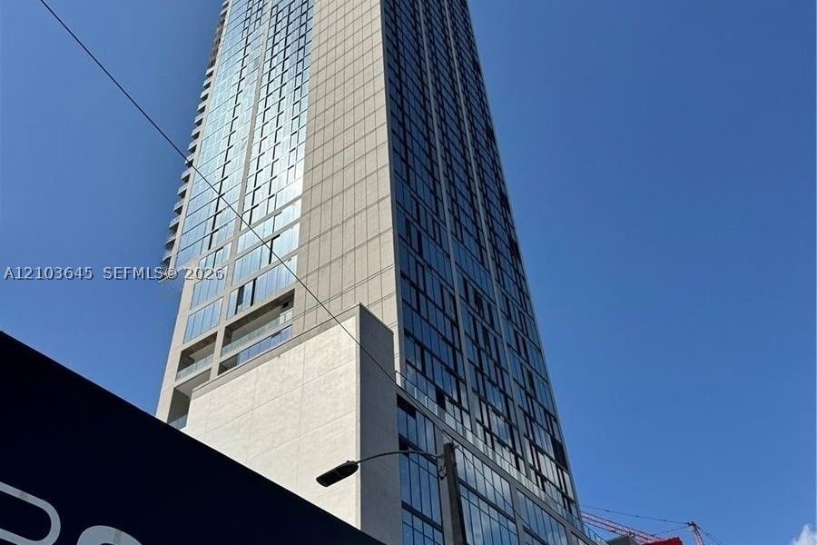 20 NE 11th #3903A