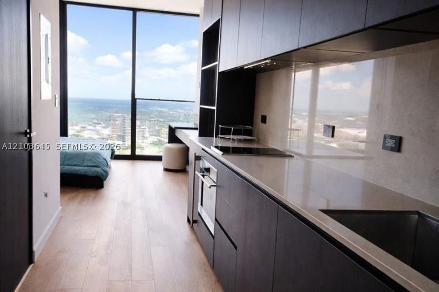 image E11EVEN Hotel & Residences14