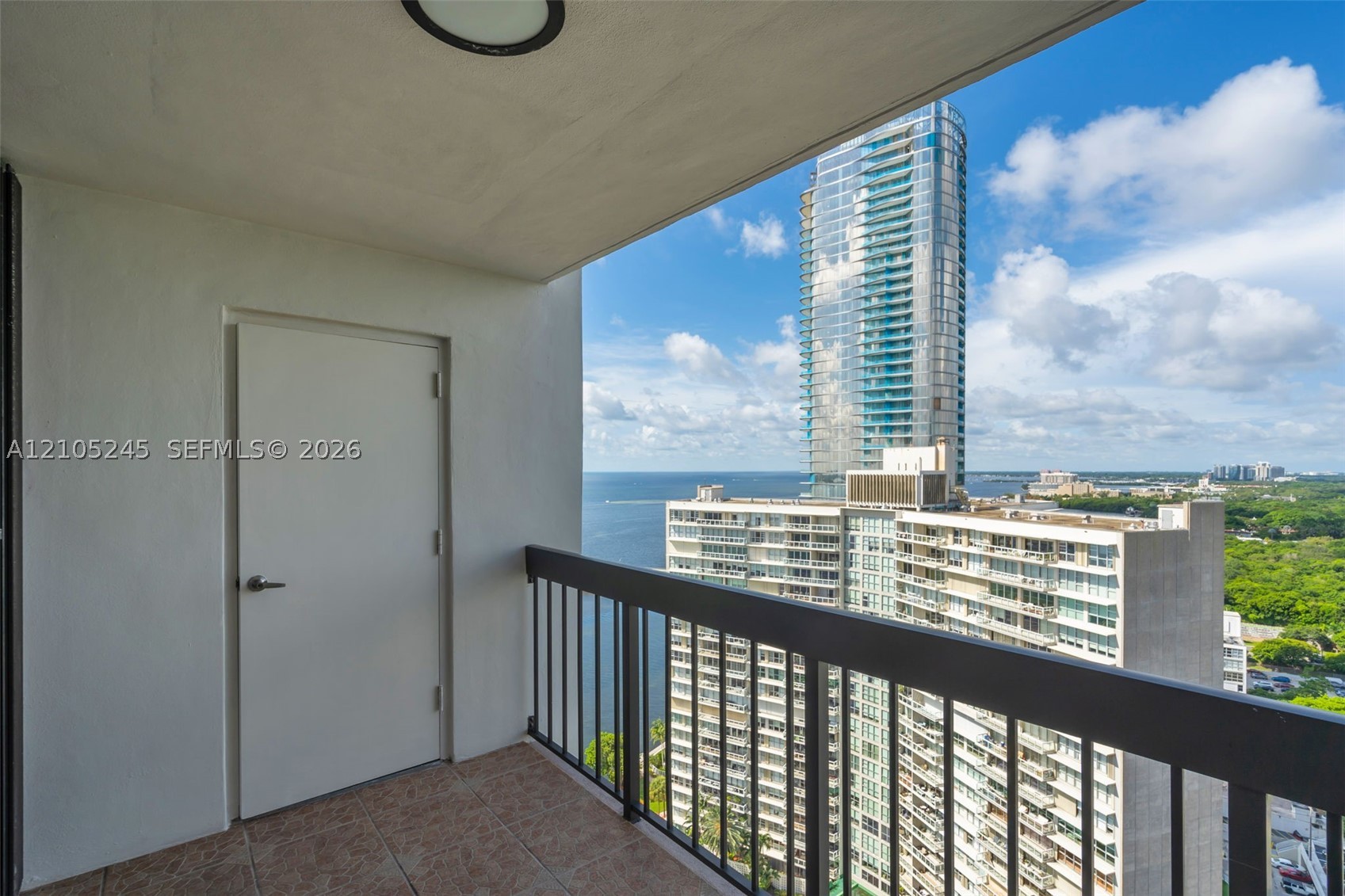 image Brickell Bay Club1