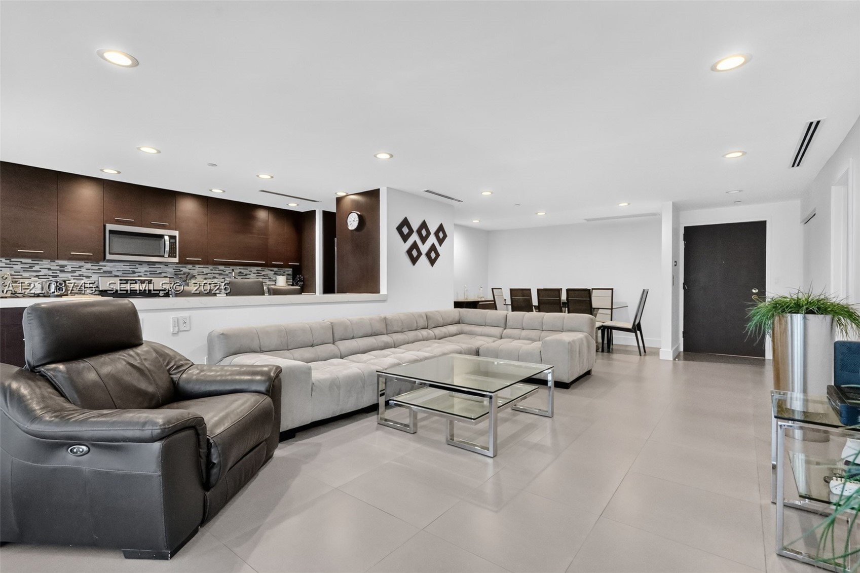 4000 Island Blvd #503