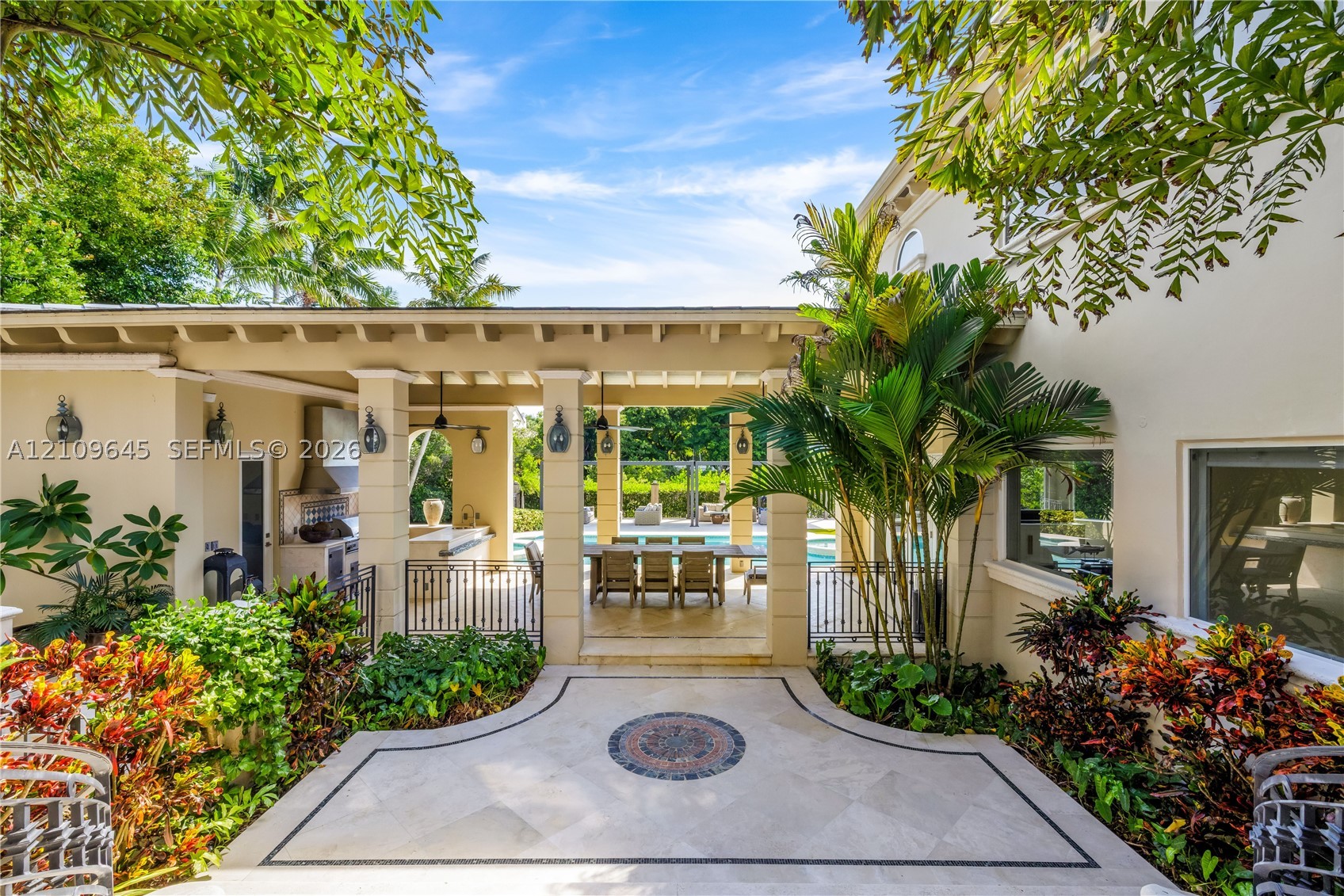 332 Costanera Rd Coral Gables, FL 33143