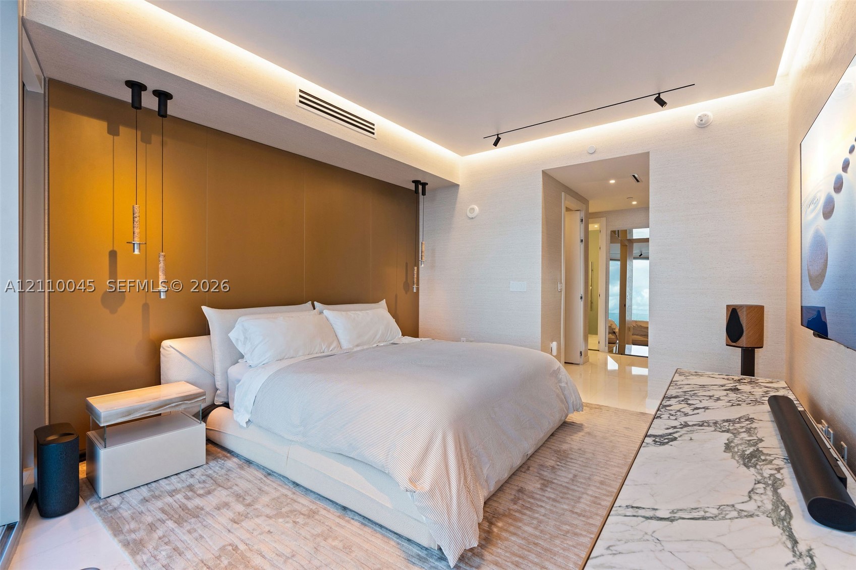 image Aston Martin Residences13
