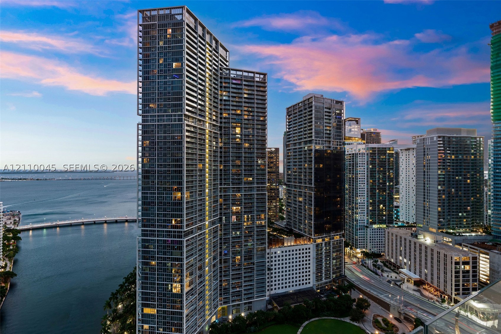 image Aston Martin Residences32