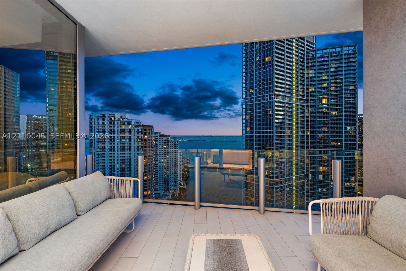 image Aston Martin Residences33