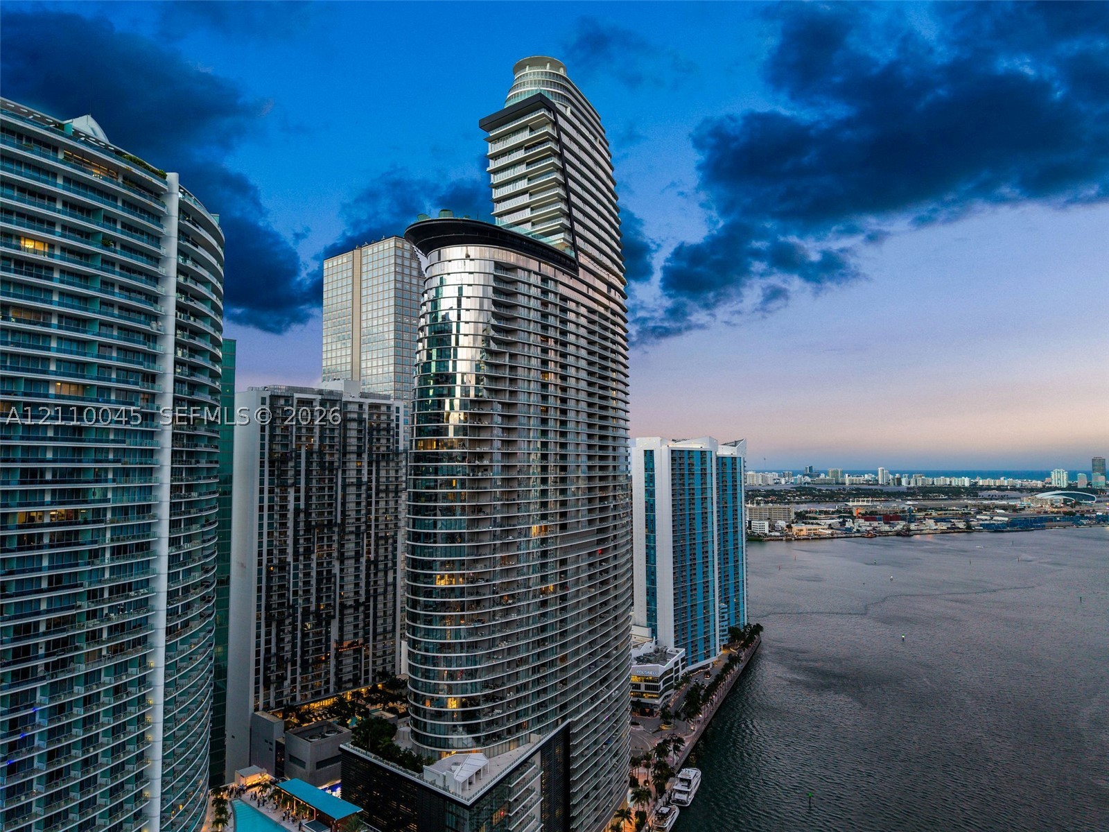 image Aston Martin Residences36