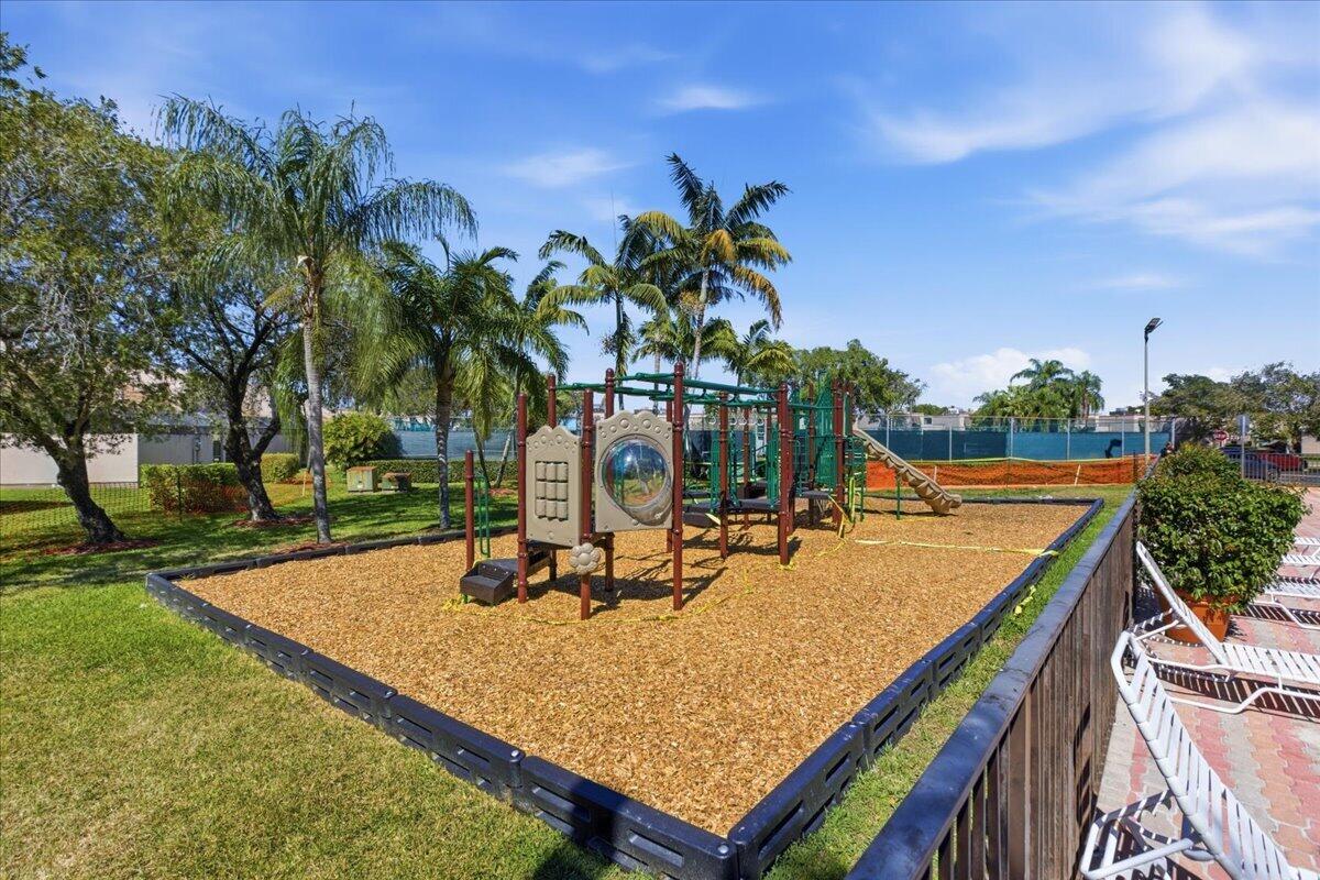 1383 NW 122nd Pembroke Pines, FL 33026