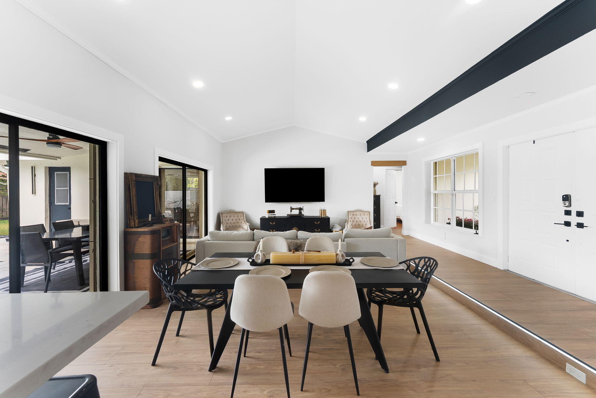 7836 Sunflower Margate, FL 33063