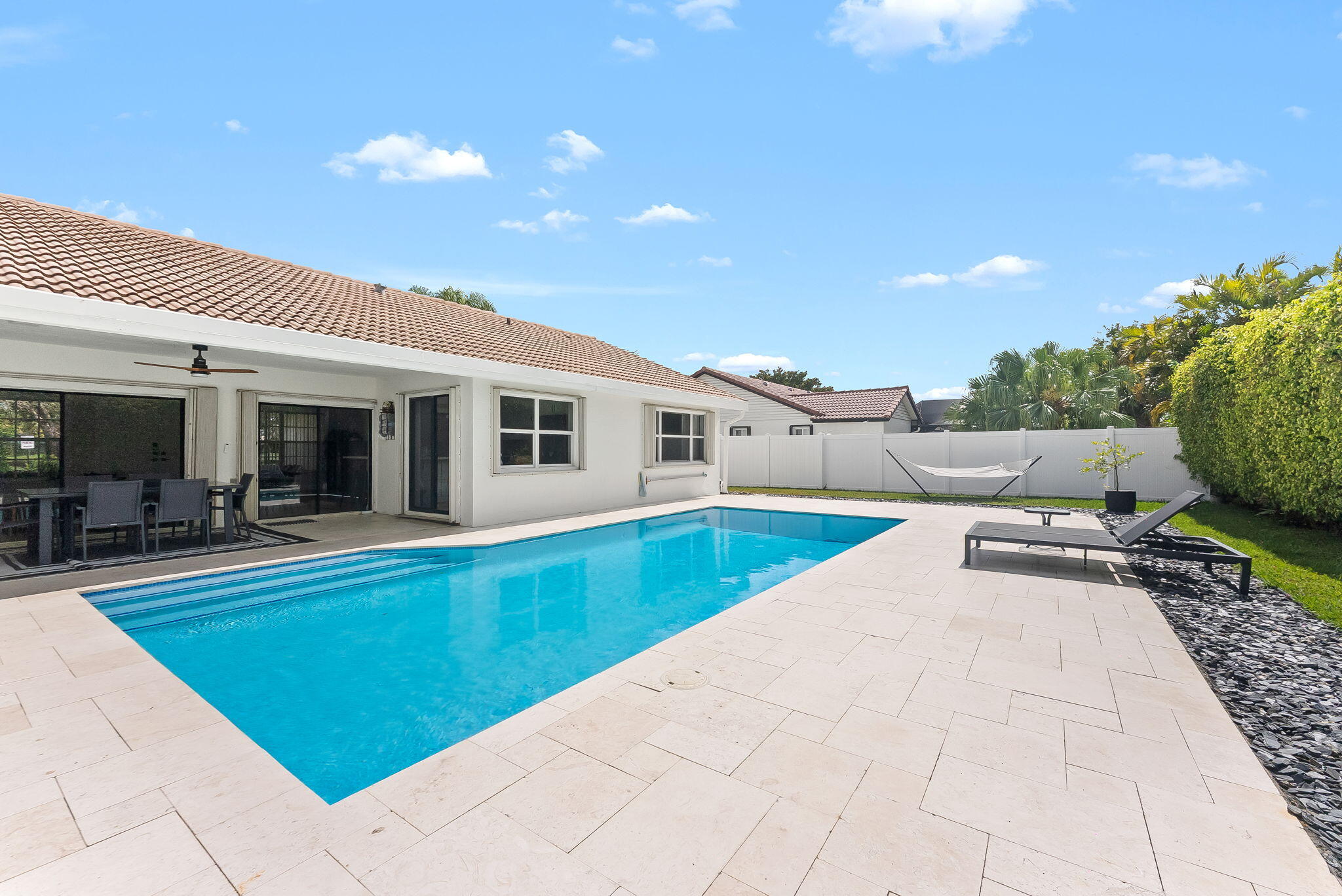 7836 Sunflower Margate, FL 33063