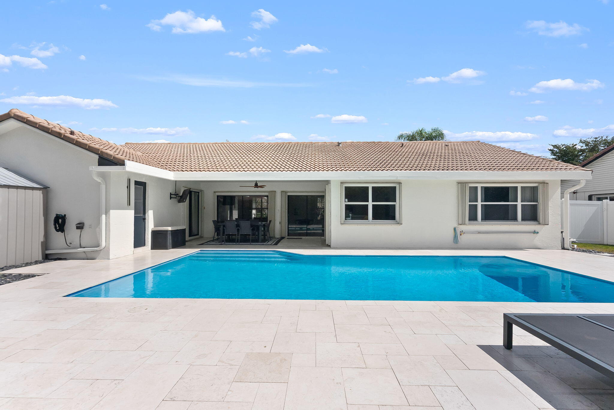 7836 Sunflower Margate, FL 33063