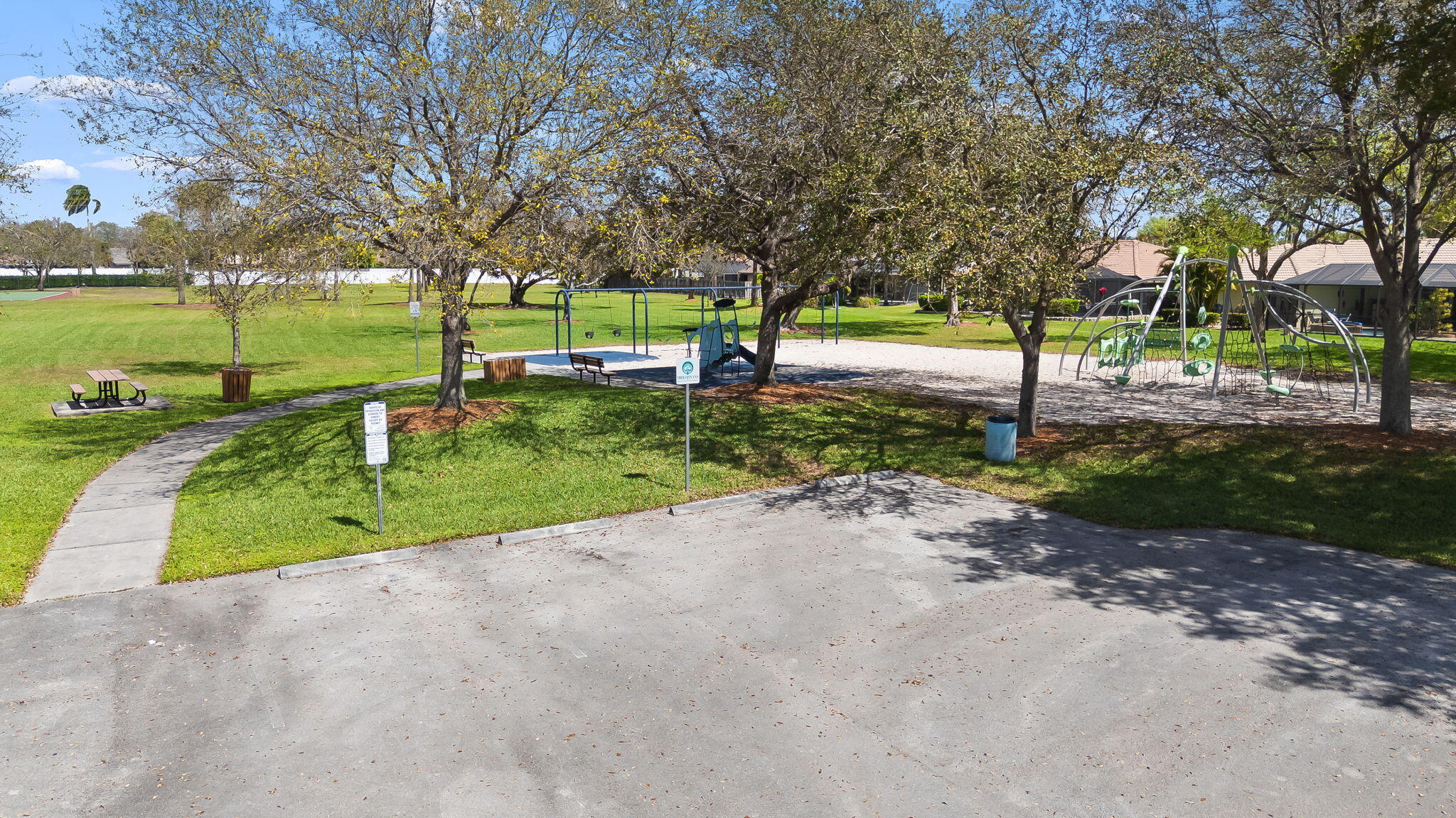 7836 Sunflower Margate, FL 33063