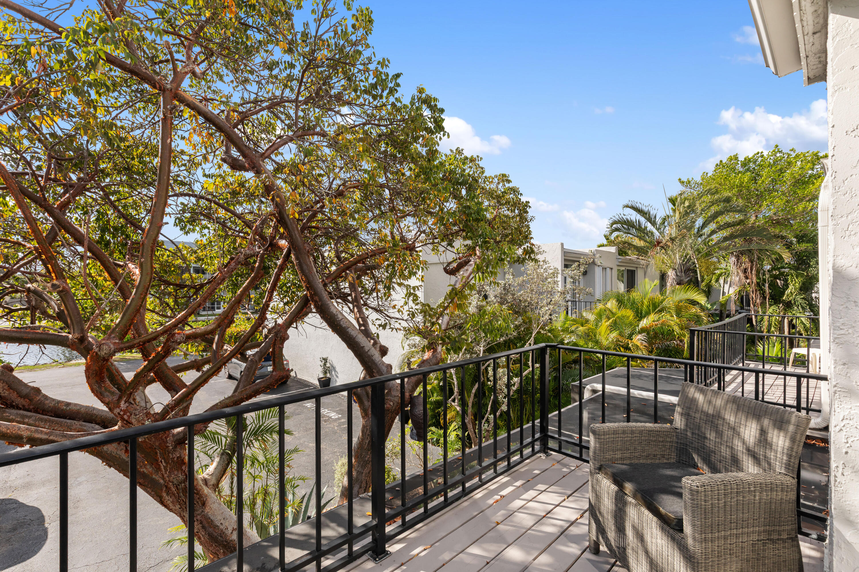 660 Kensington #10a Wilton Manors, FL 33305