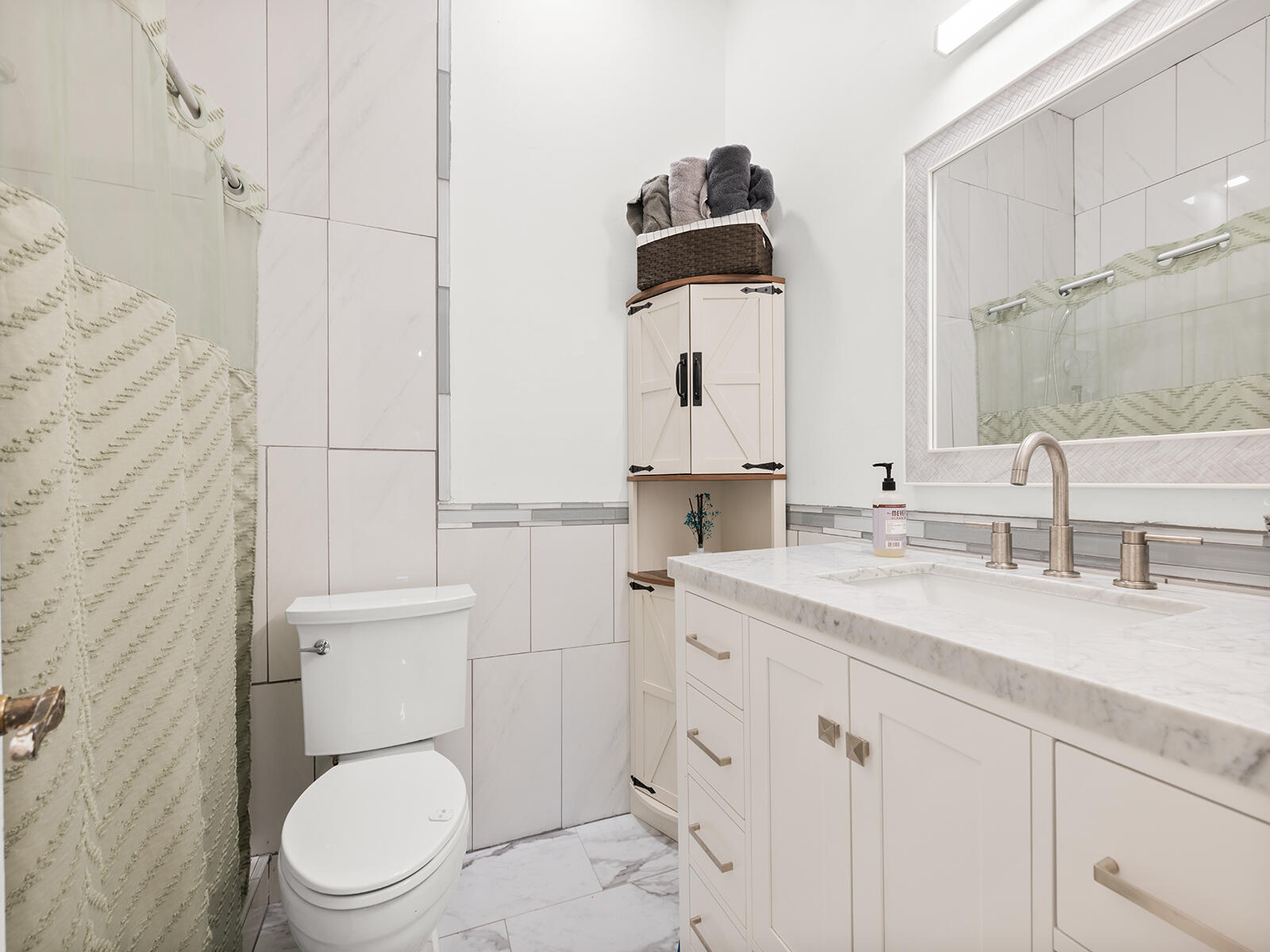 2331 Peach Pembroke Pines, FL 33026