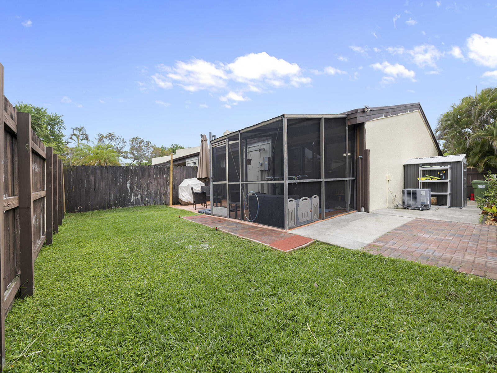 2331 Peach Pembroke Pines, FL 33026