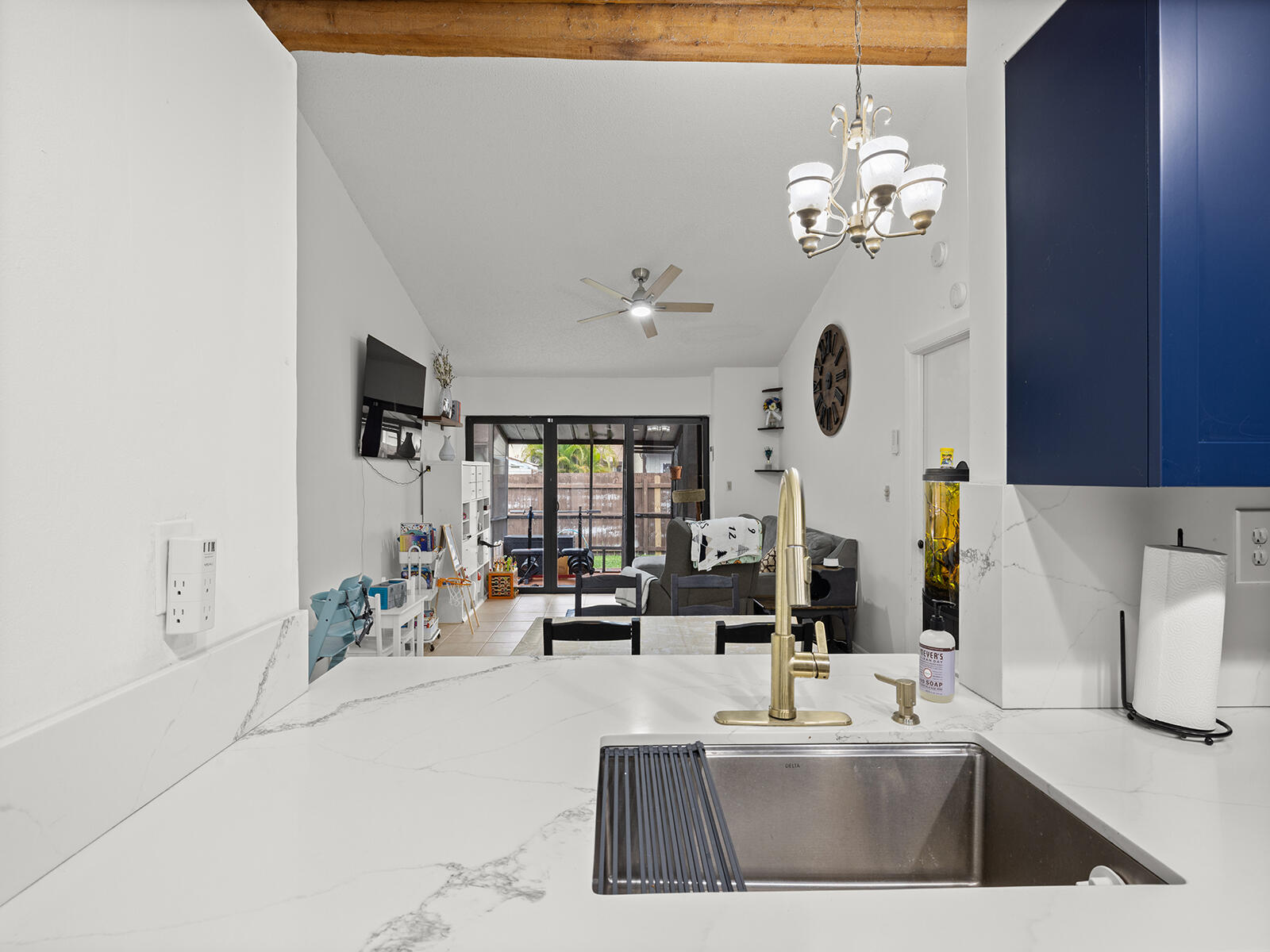 2331 Peach Pembroke Pines, FL 33026