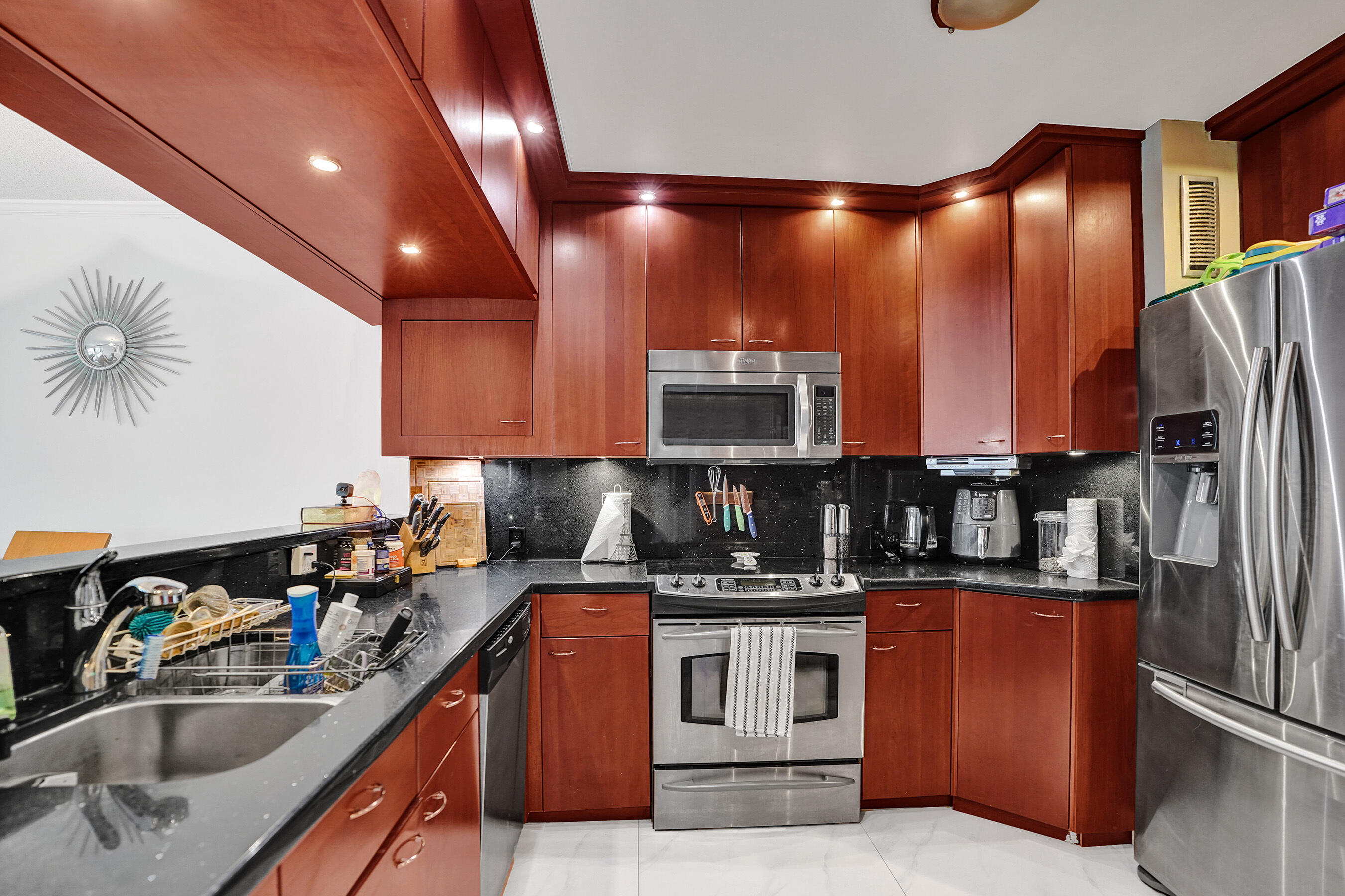 3000 E Sunrise #14f Fort Lauderdale, FL 33304