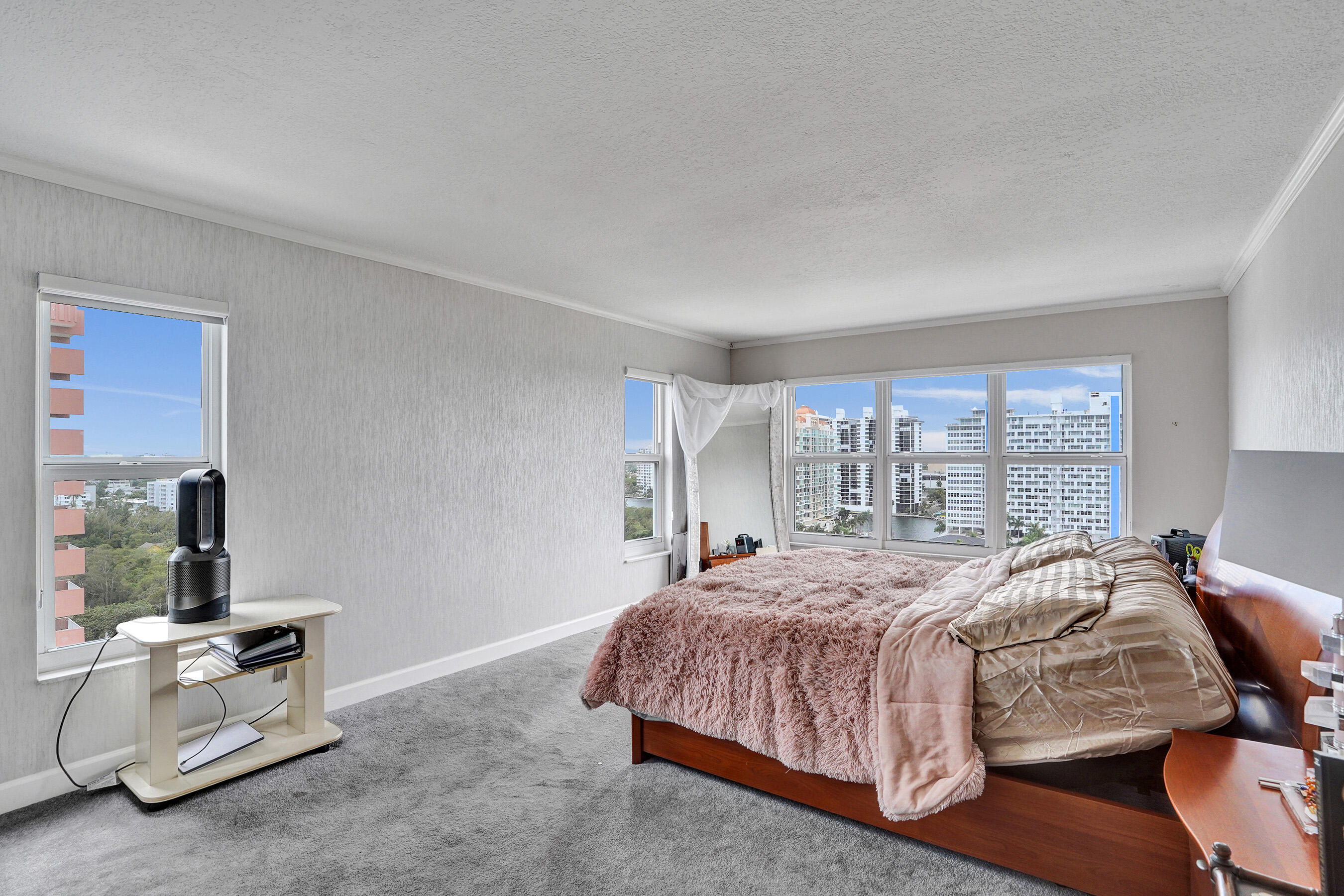 3000 E Sunrise #14f Fort Lauderdale, FL 33304