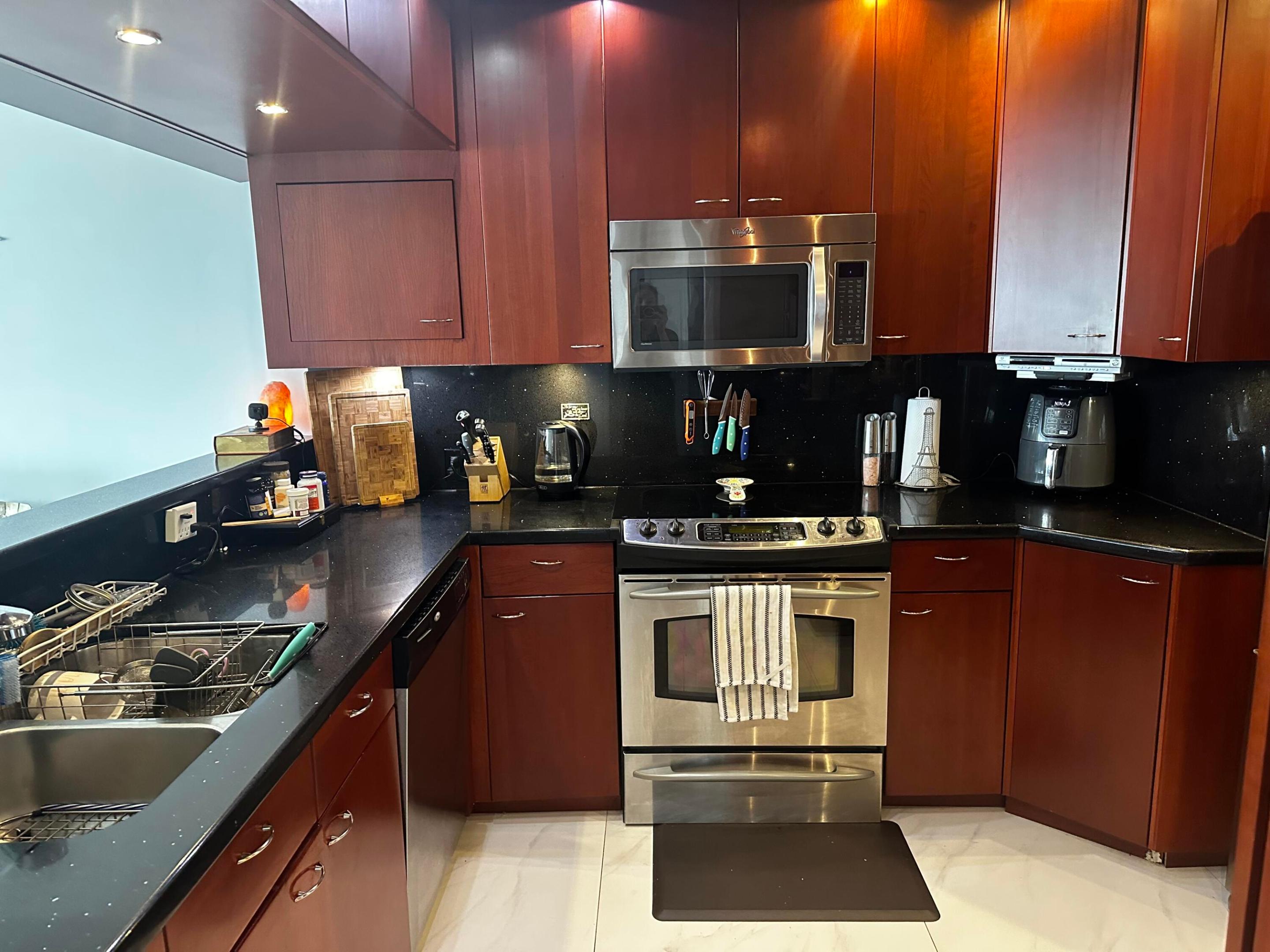 3000 E Sunrise #14f Fort Lauderdale, FL 33304