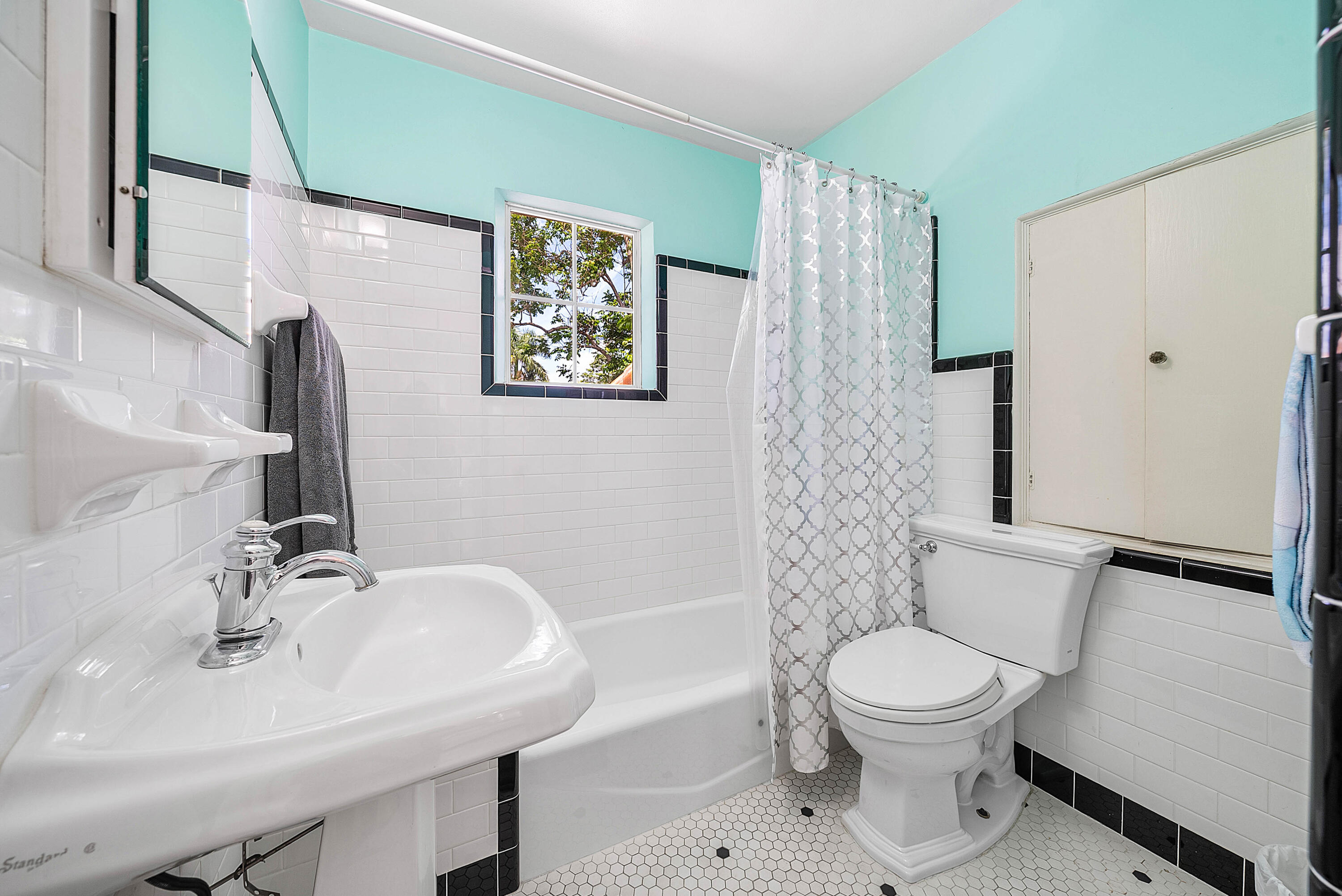 255 Cordova West Palm Beach, FL 33401