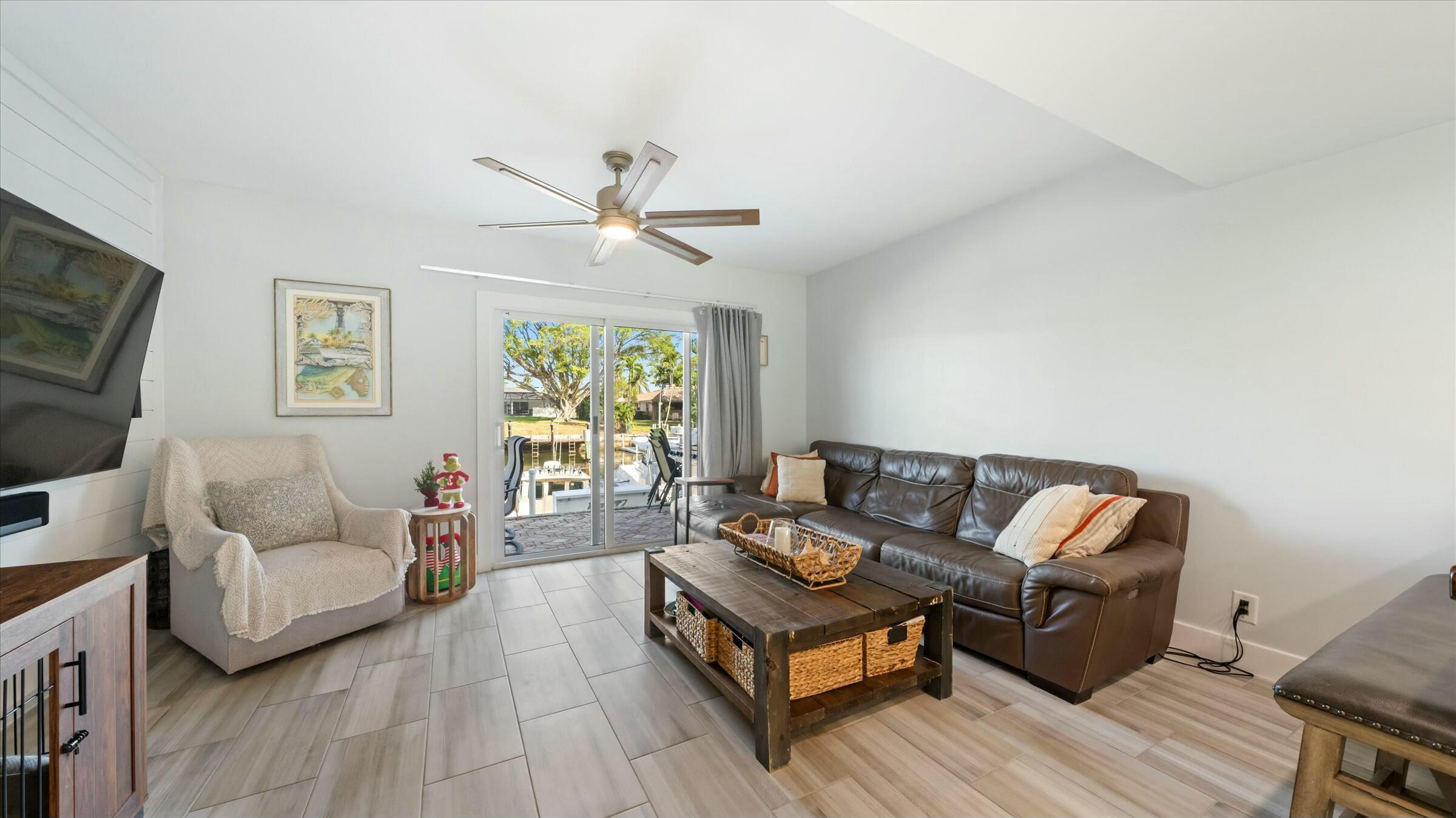 2555 NE 15th Pompano Beach, FL 33062