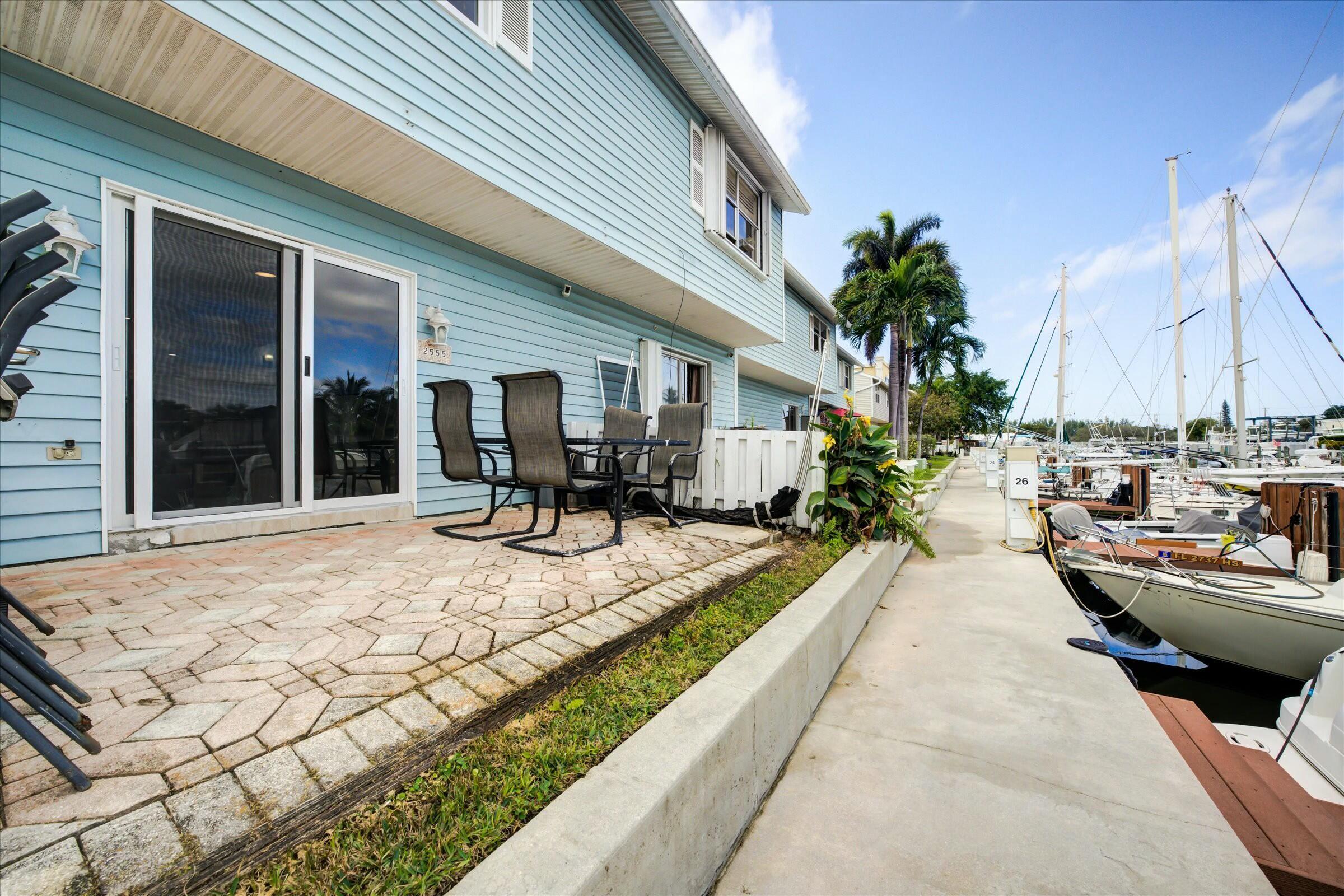 2555 NE 15th Pompano Beach, FL 33062