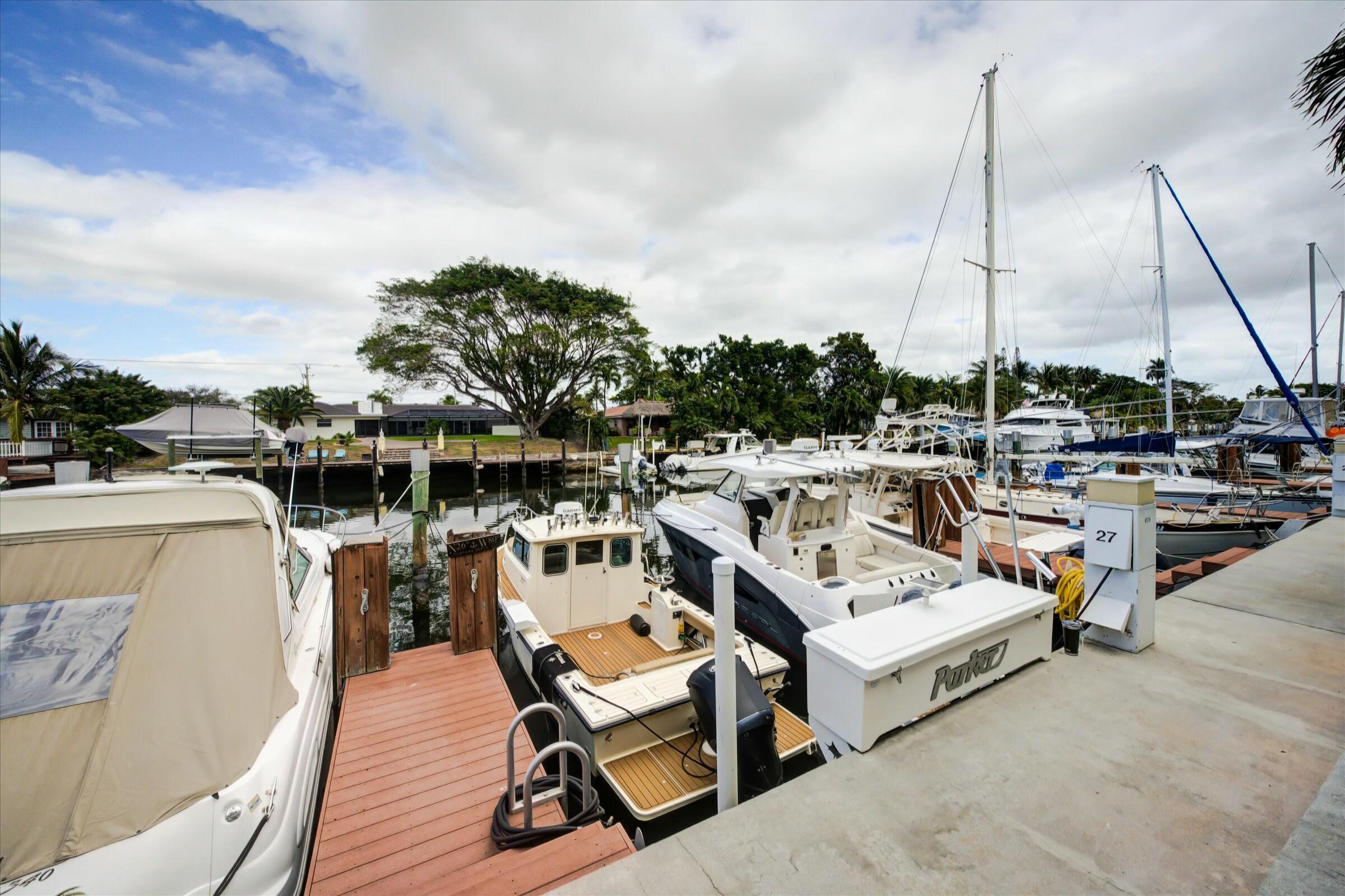 2555 NE 15th Pompano Beach, FL 33062