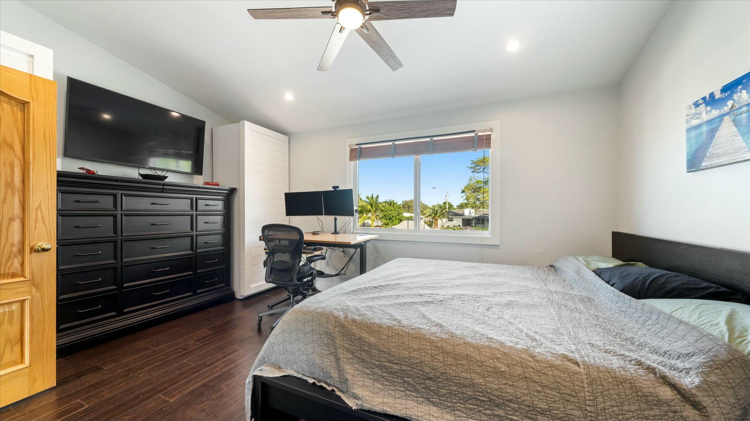 2555 NE 15th Pompano Beach, FL 33062