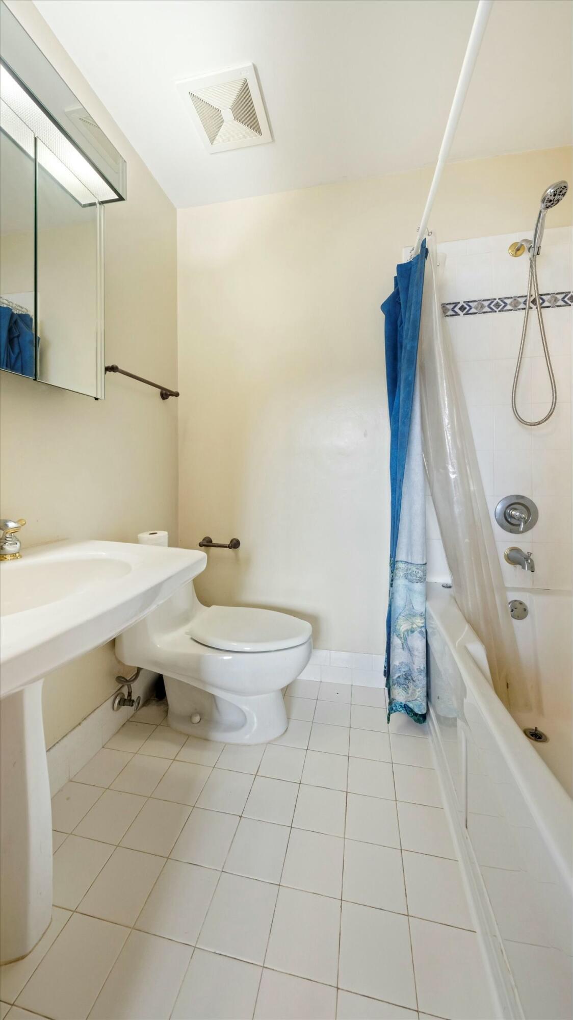 2555 NE 15th Pompano Beach, FL 33062