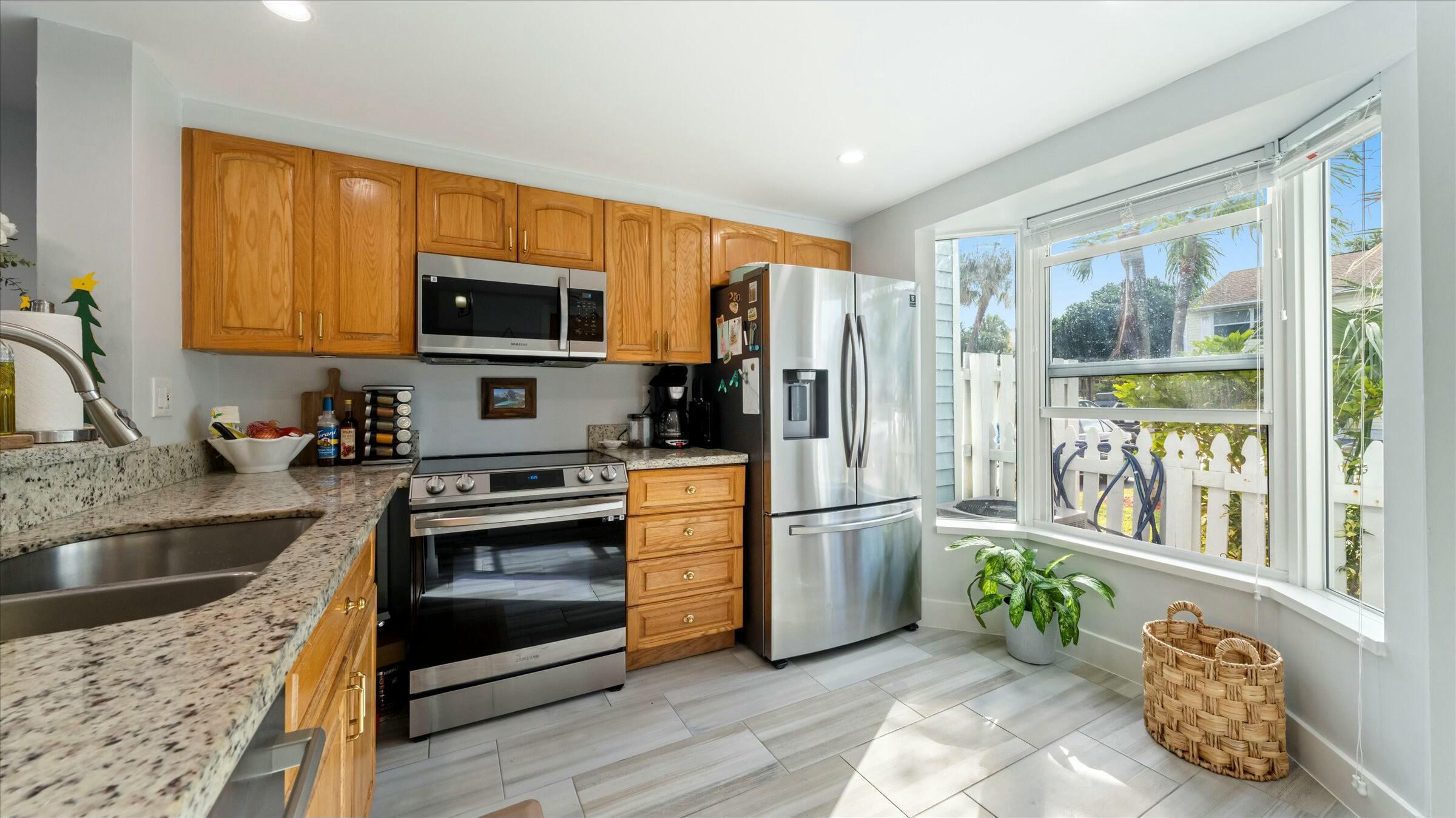 2555 NE 15th Pompano Beach, FL 33062