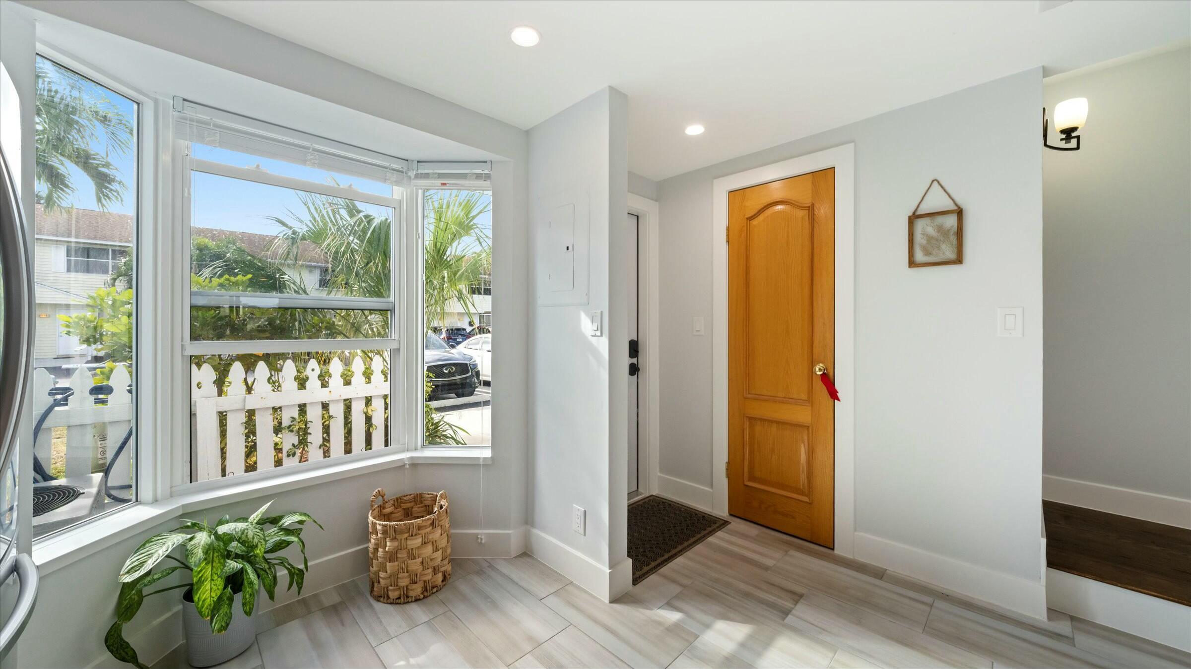 2555 NE 15th Pompano Beach, FL 33062