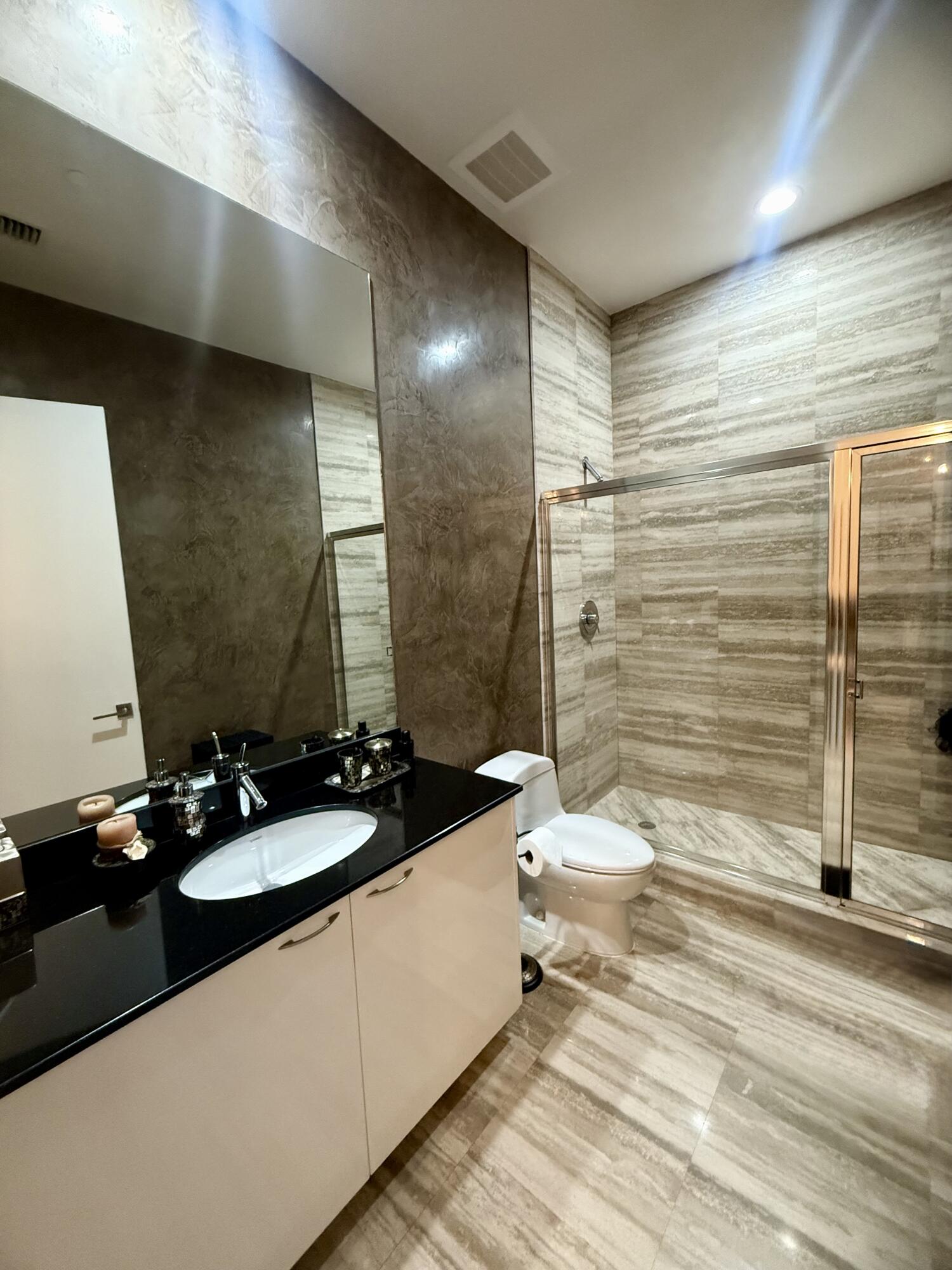 15811 Collins #4307 Sunny Isles Beach, FL 33160