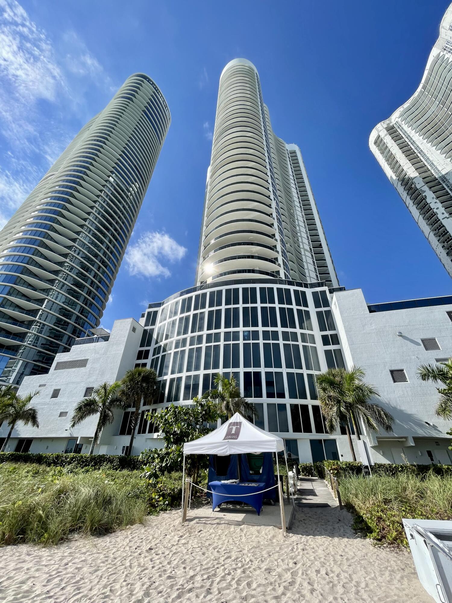 15811 Collins #4307 Sunny Isles Beach, FL 33160