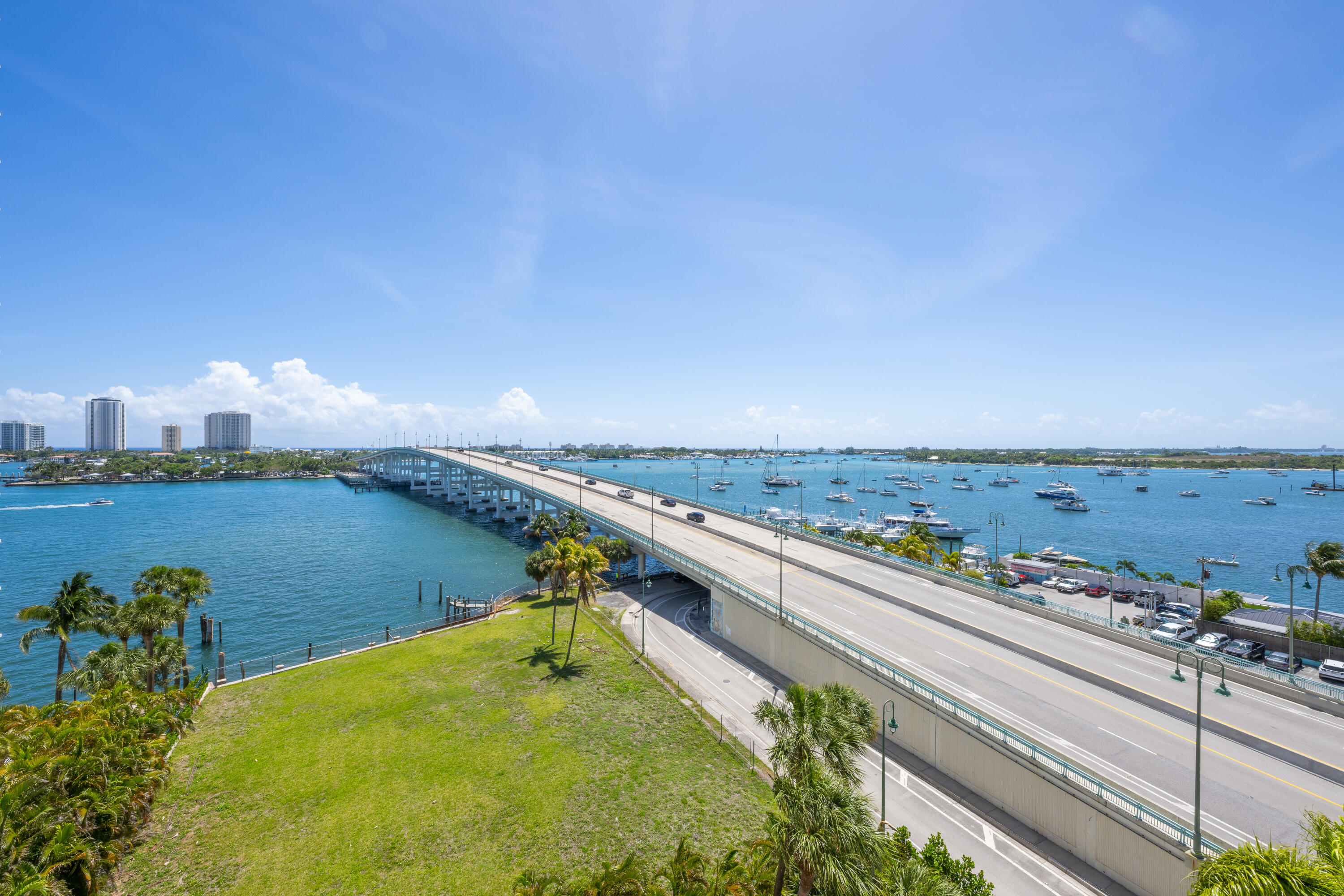 2640 Lake Shr #1811 Riviera Beach, FL 33404