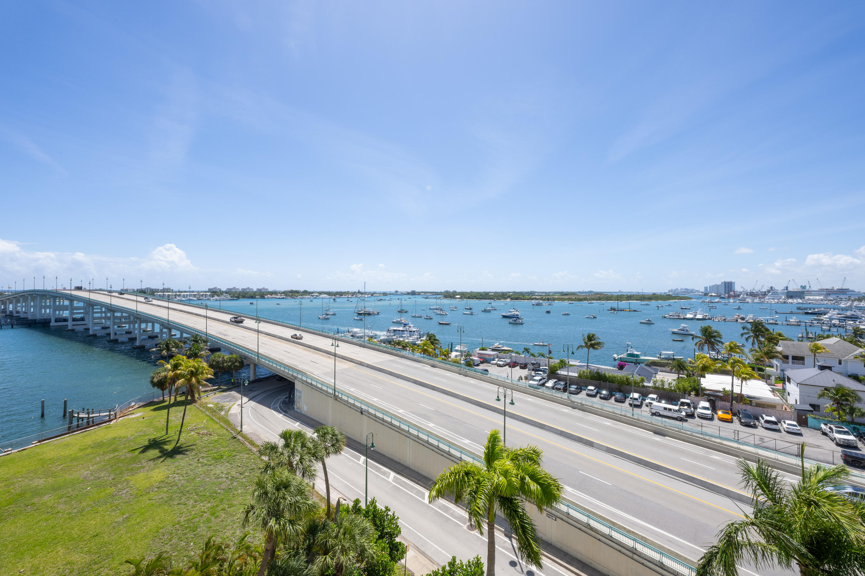 2640 Lake Shr #1811 Riviera Beach, FL 33404