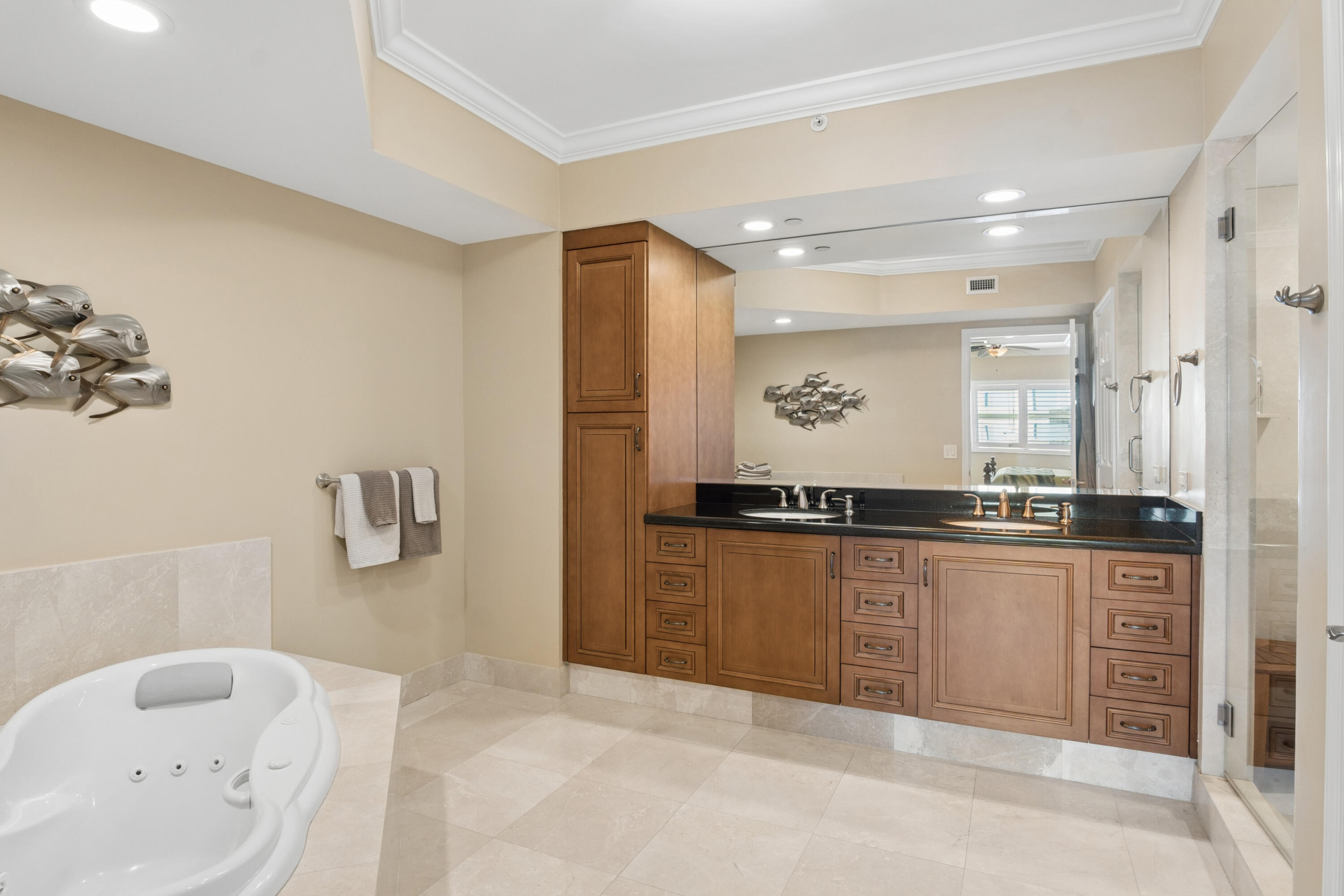 2640 Lake Shr #1811 Riviera Beach, FL 33404