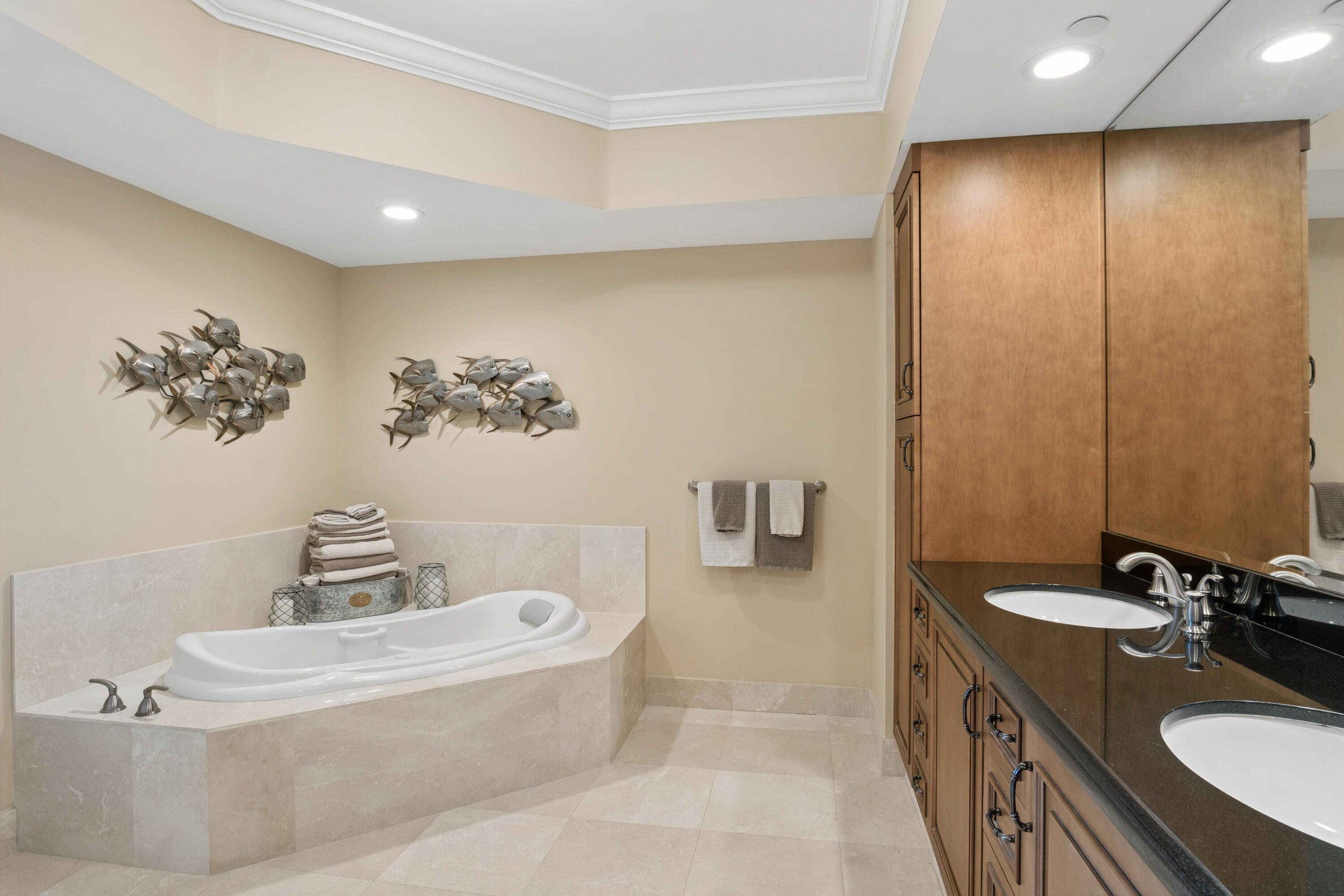 2640 Lake Shr #1811 Riviera Beach, FL 33404