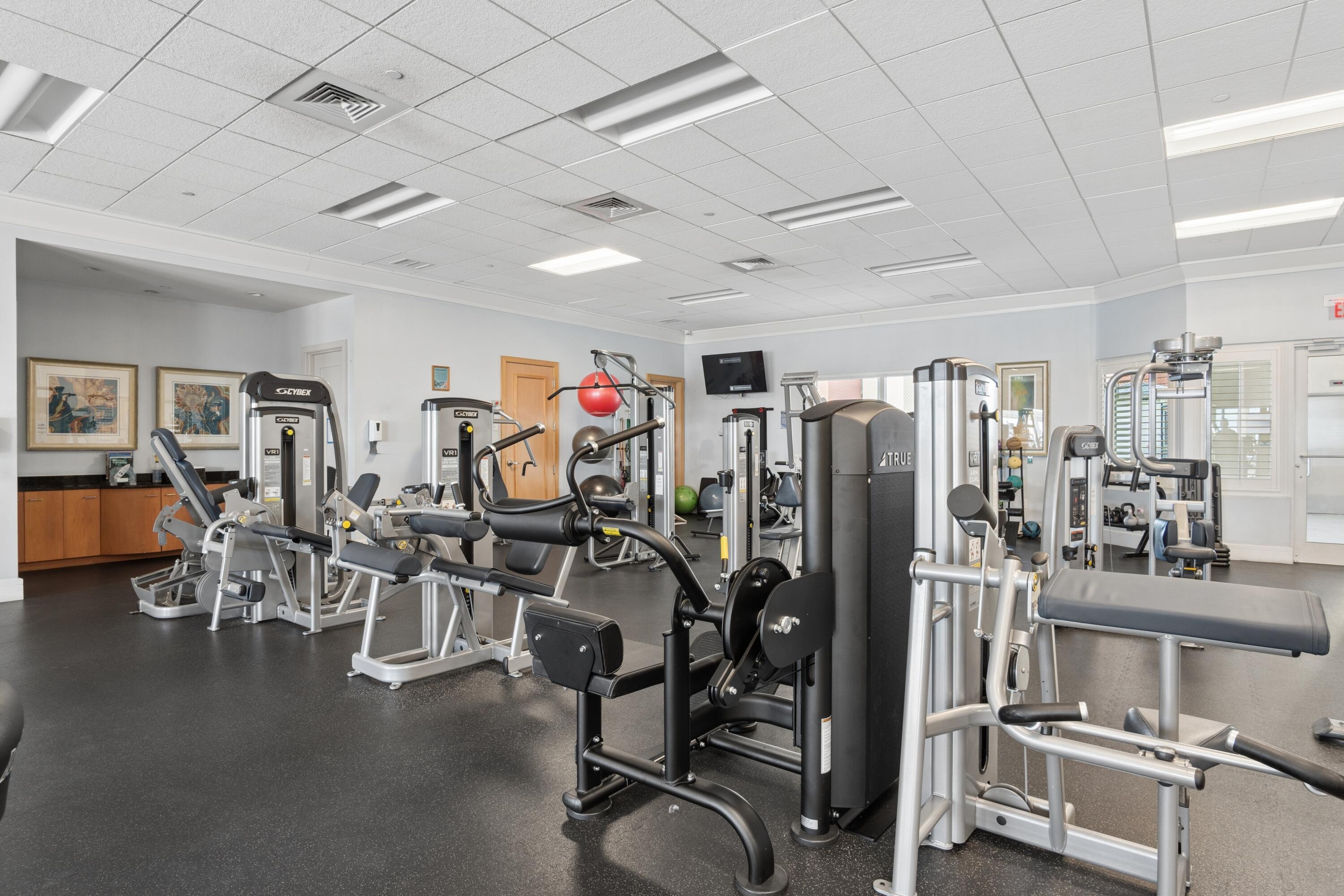 2640 Lake Shr #1811 Riviera Beach, FL 33404
