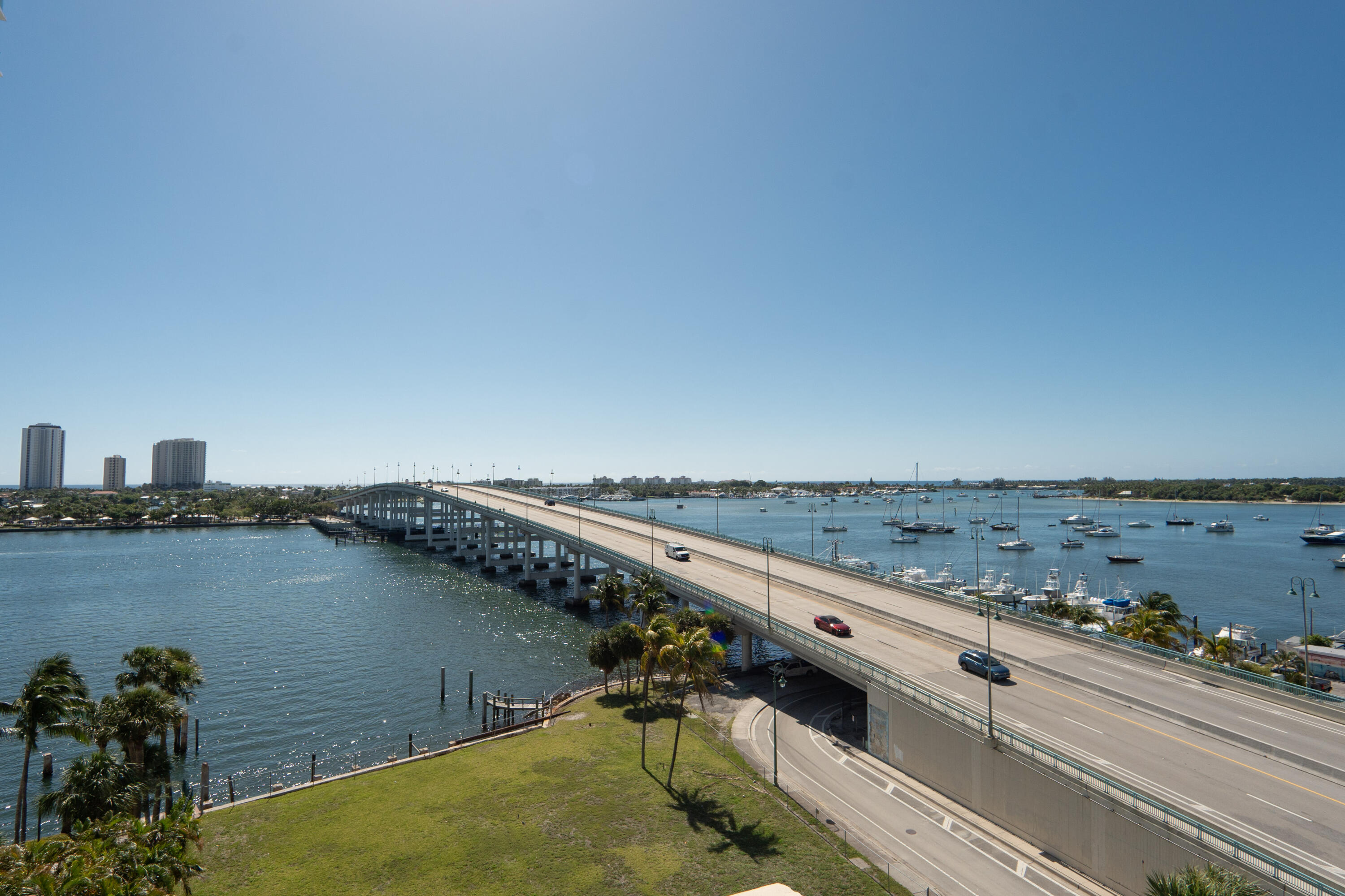 2640 Lake Shr #1811 Riviera Beach, FL 33404