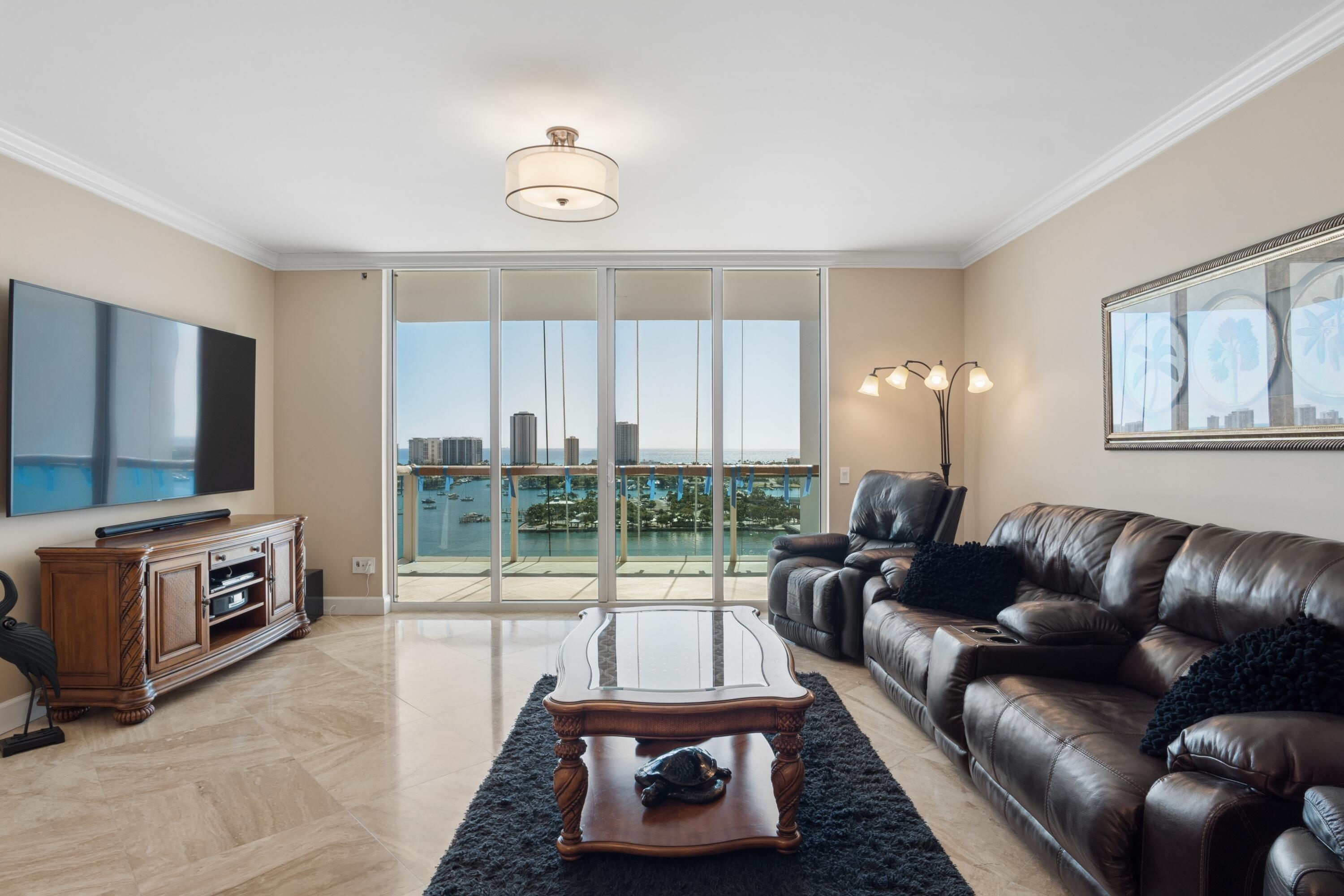 2640 Lake Shr #1811 Riviera Beach, FL 33404