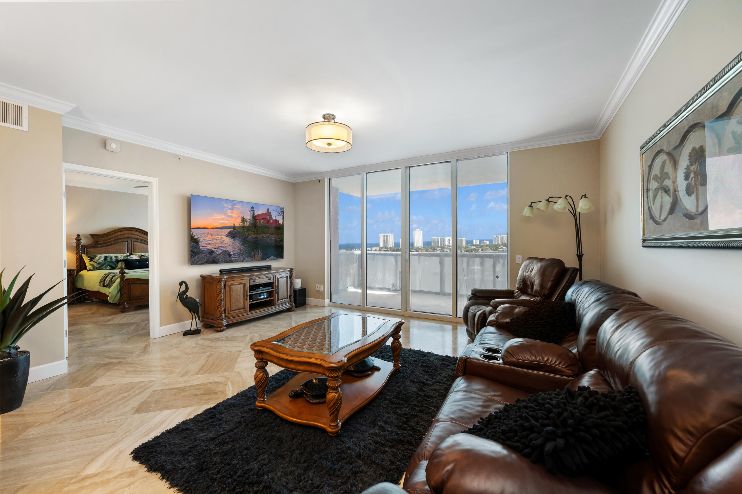 2640 Lake Shr #1811 Riviera Beach, FL 33404